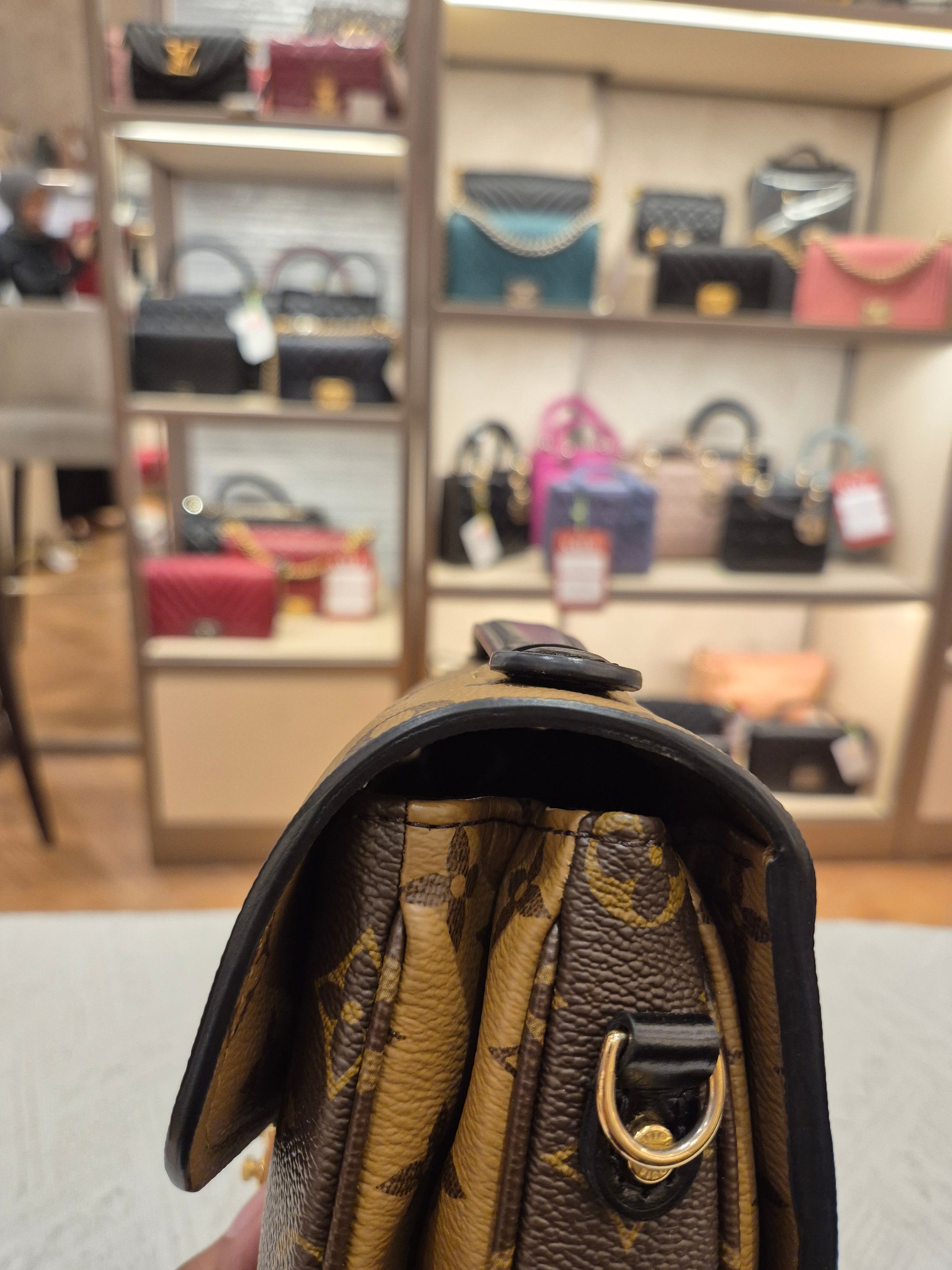 Louis Vuitton Metis Monogram Reverse