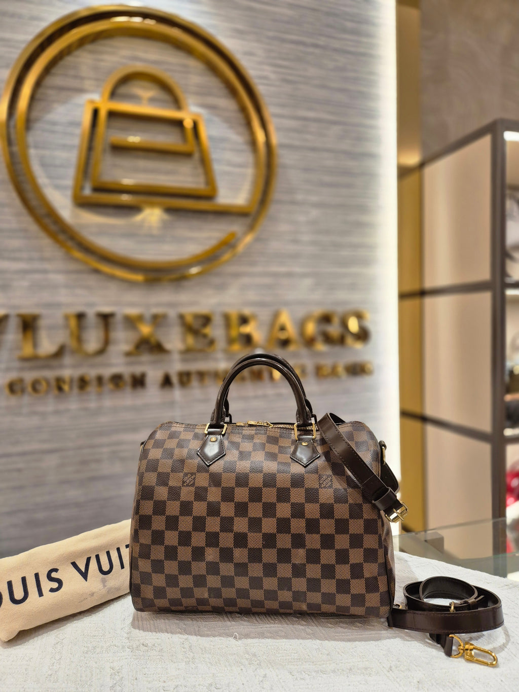 Louis Vuitton Bandou Damier 30