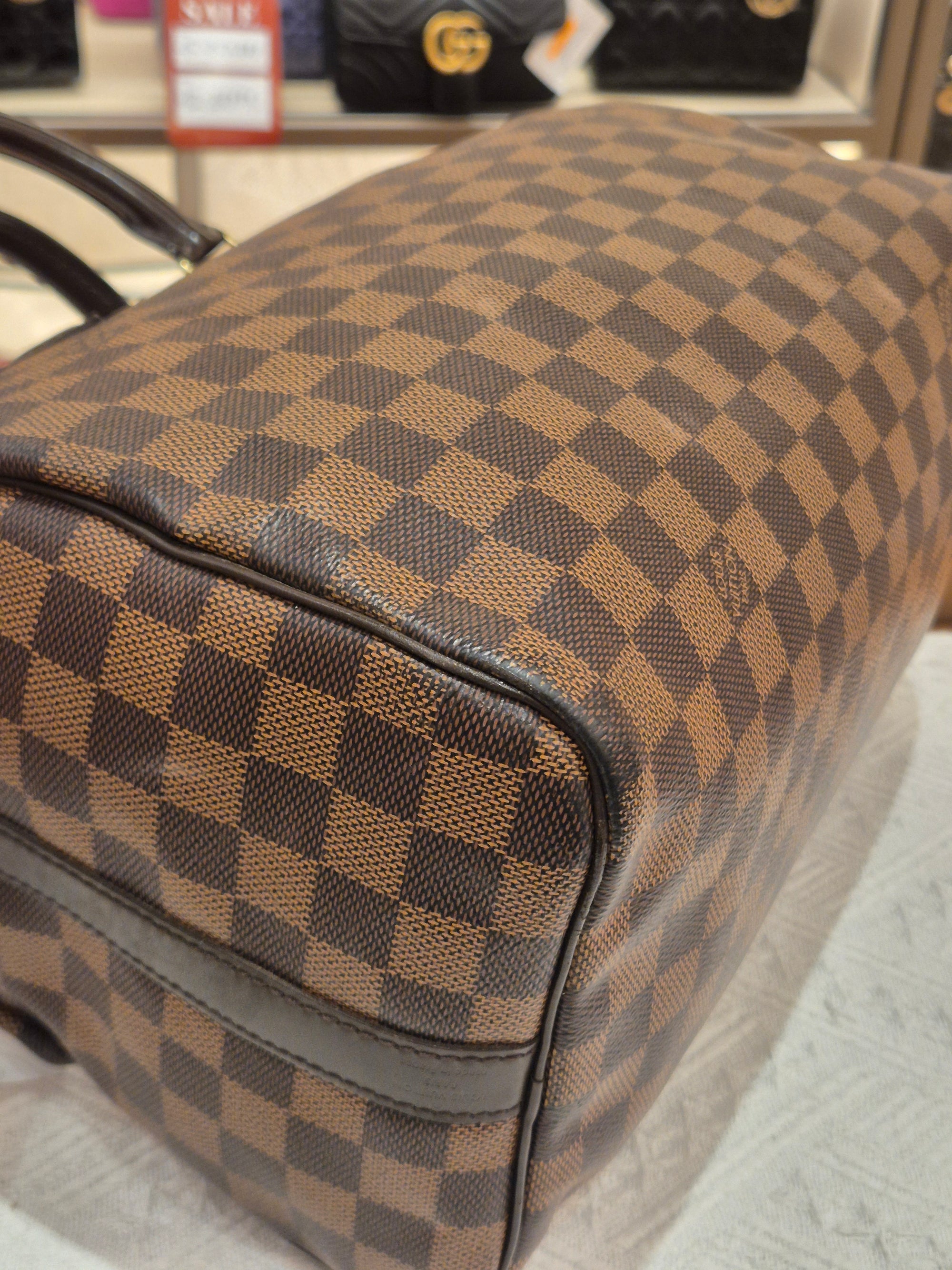 Louis Vuitton Bandou Damier 30