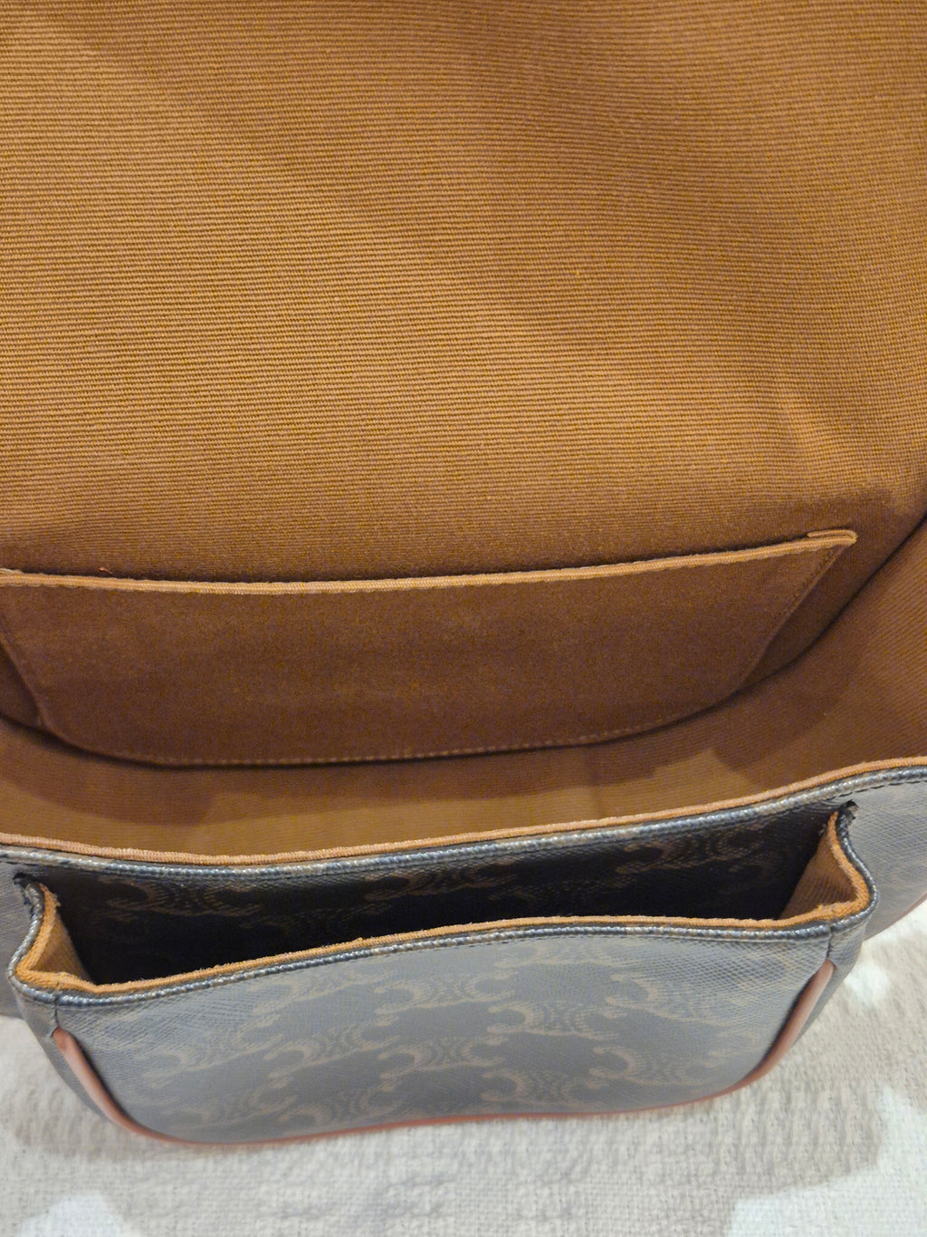 Celine Folco Triomph Tan
