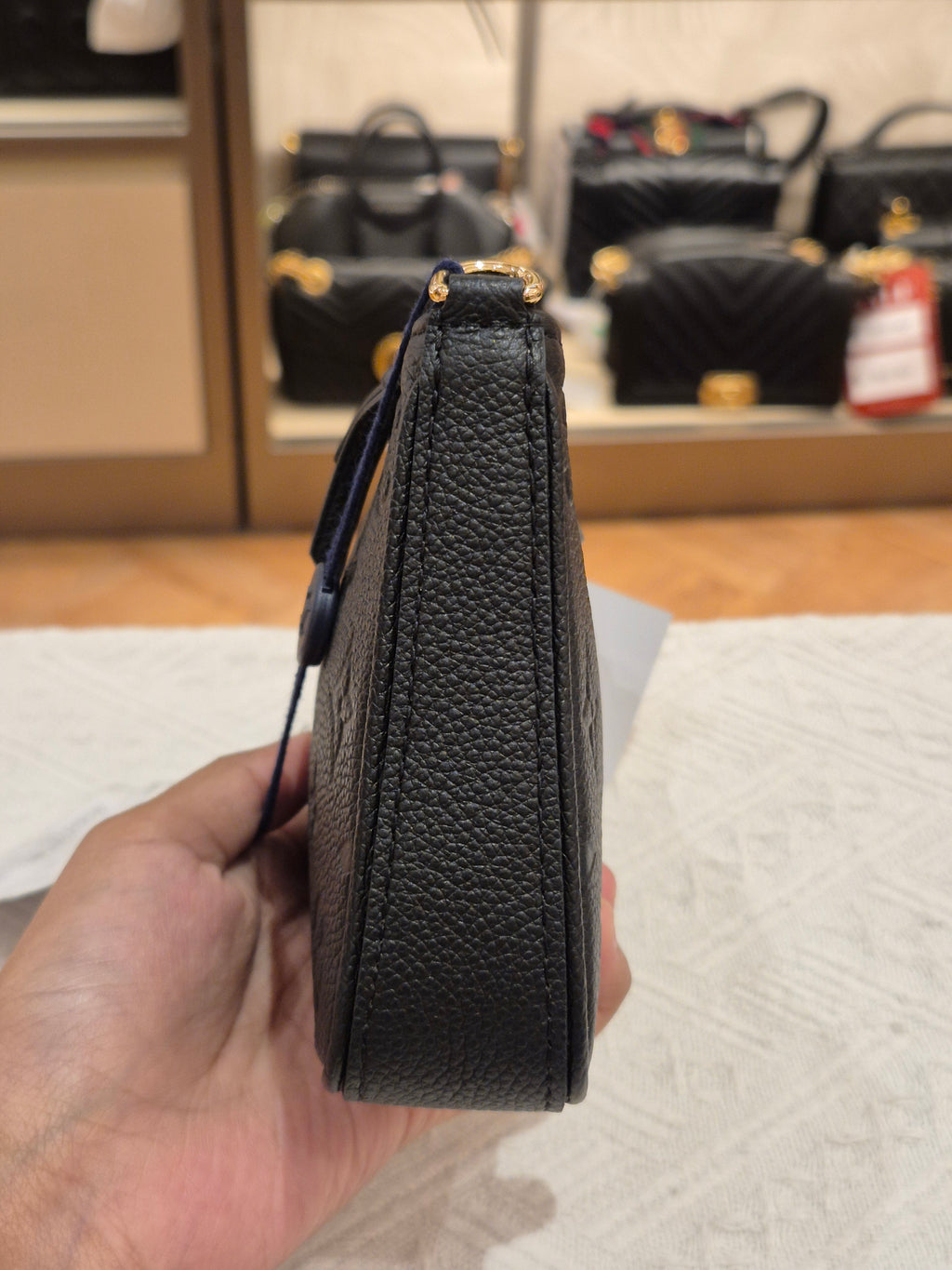 Louis Vuitton Easy Poch on Strap Emp Black
