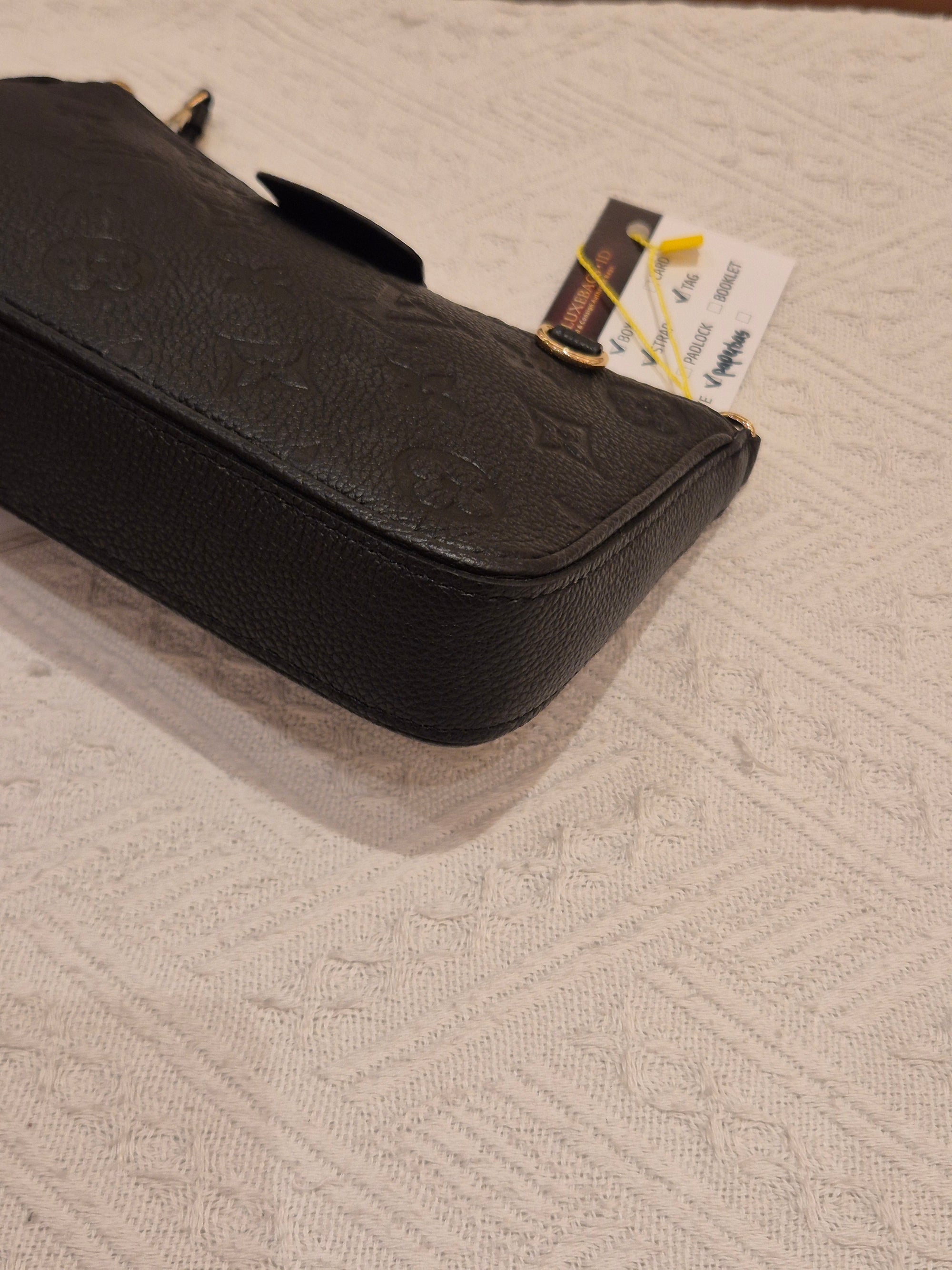 Louis Vuitton Easy Poch on Strap Emp Black