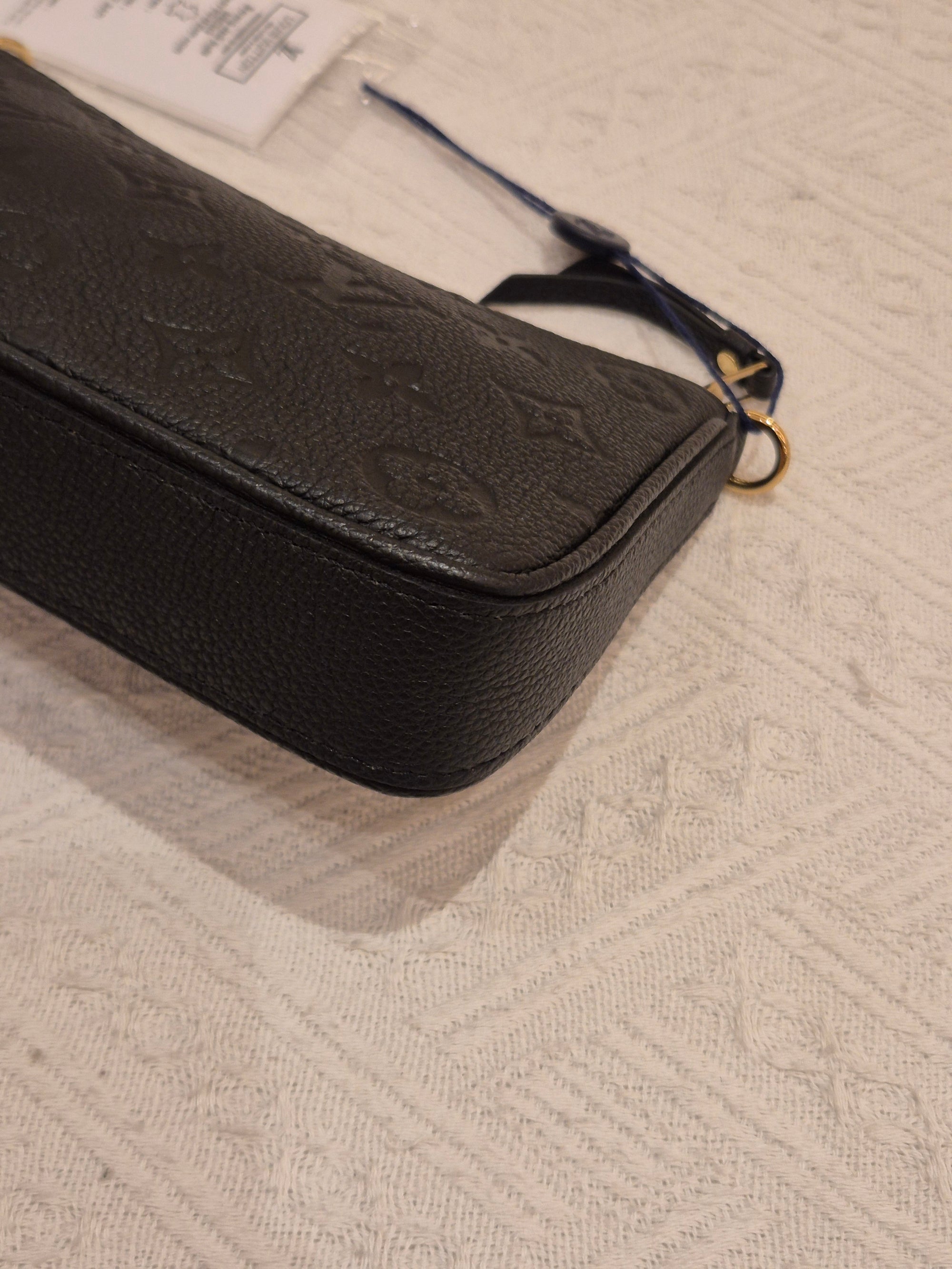Louis Vuitton Easy Poch on Strap Emp Black