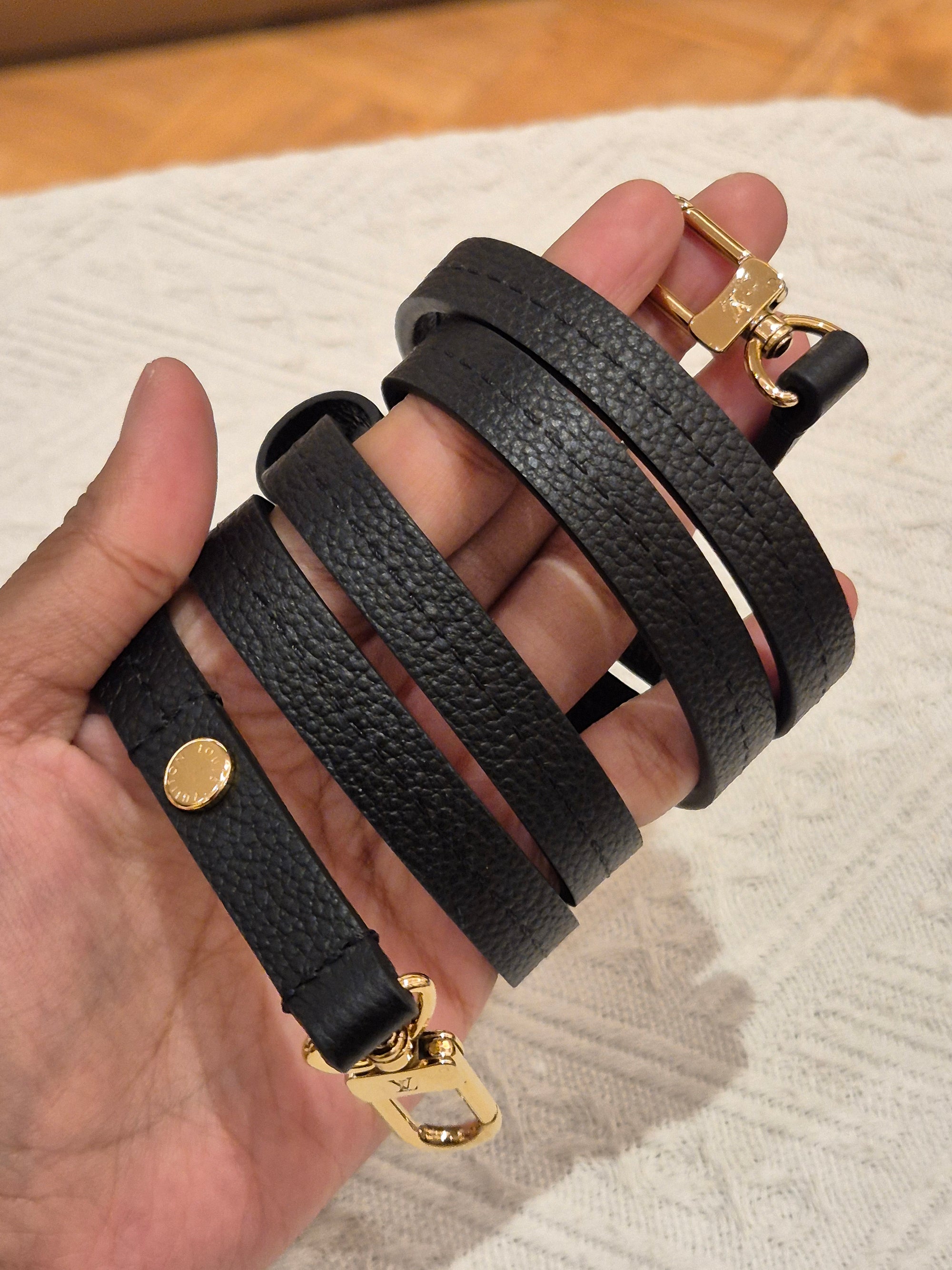 Louis Vuitton Easy Poch on Strap Emp Black