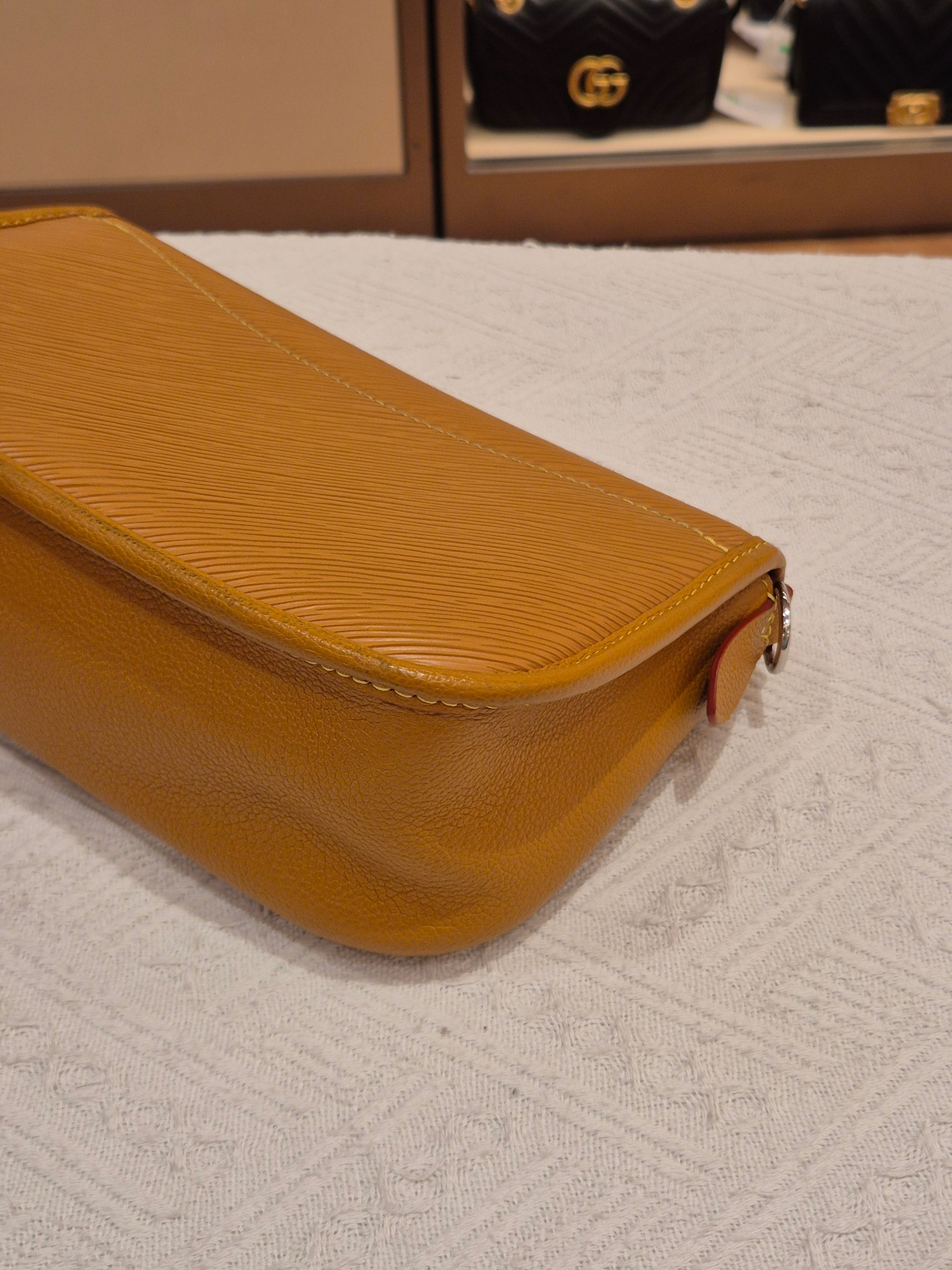 Louis Vuitton Buci Epi Gold