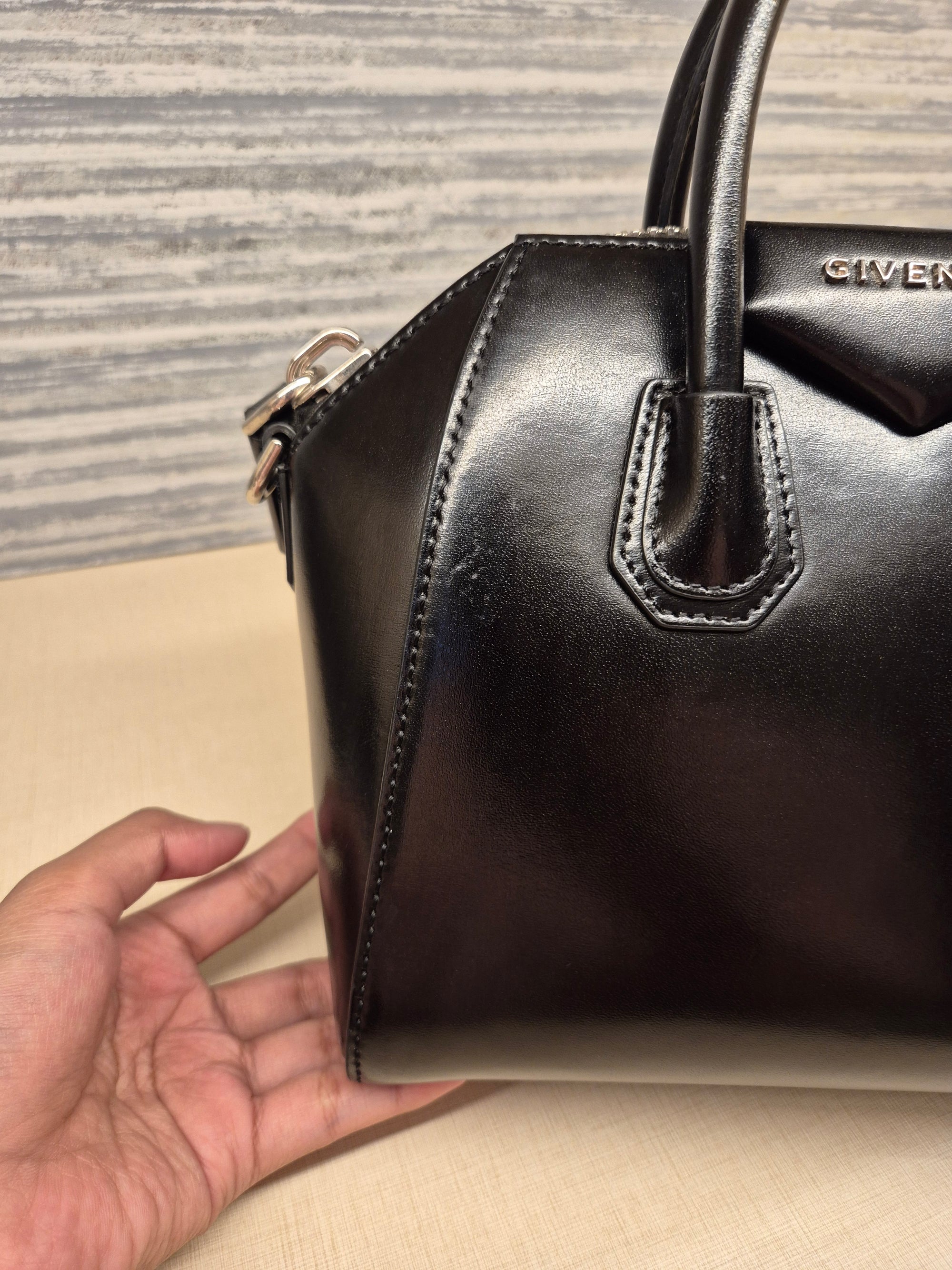 Givenchy Antigona Mini Smooth Leather Black