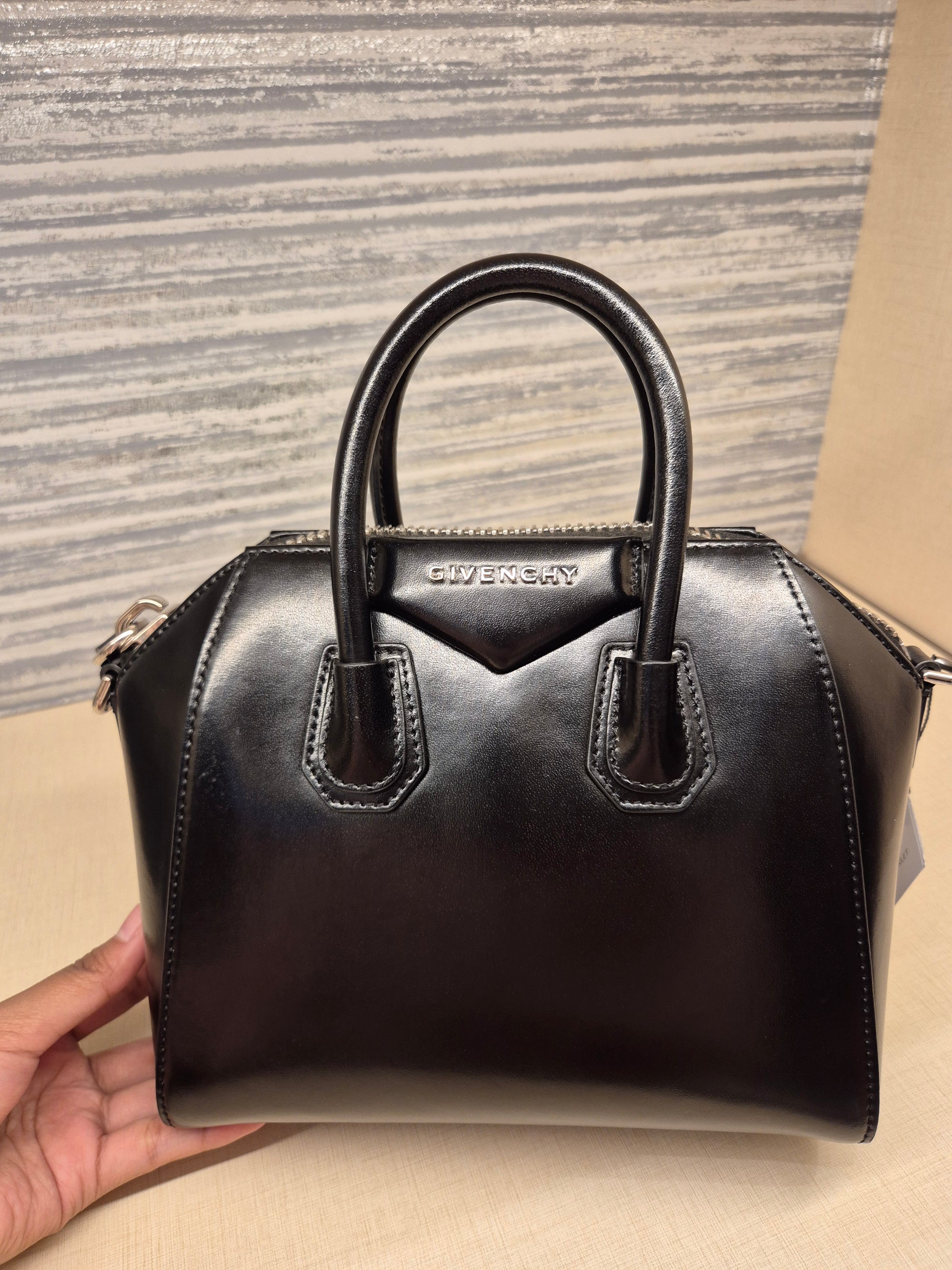 Givenchy Antigona Mini Smooth Leather Black