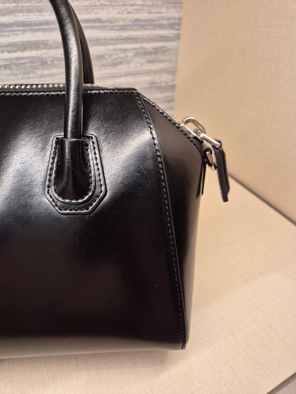 Givenchy Antigona Mini Smooth Leather Black