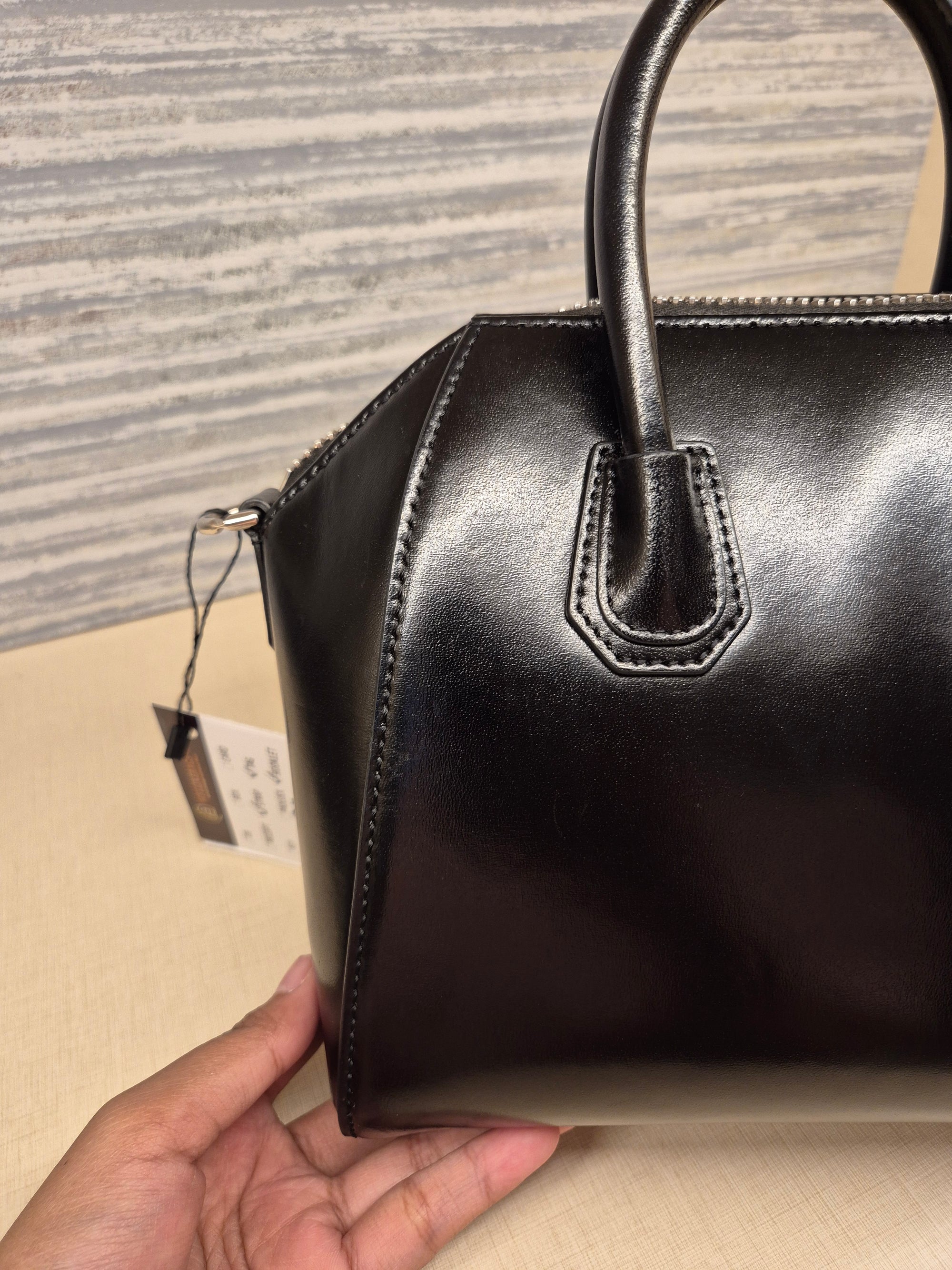 Givenchy Antigona Mini Smooth Leather Black