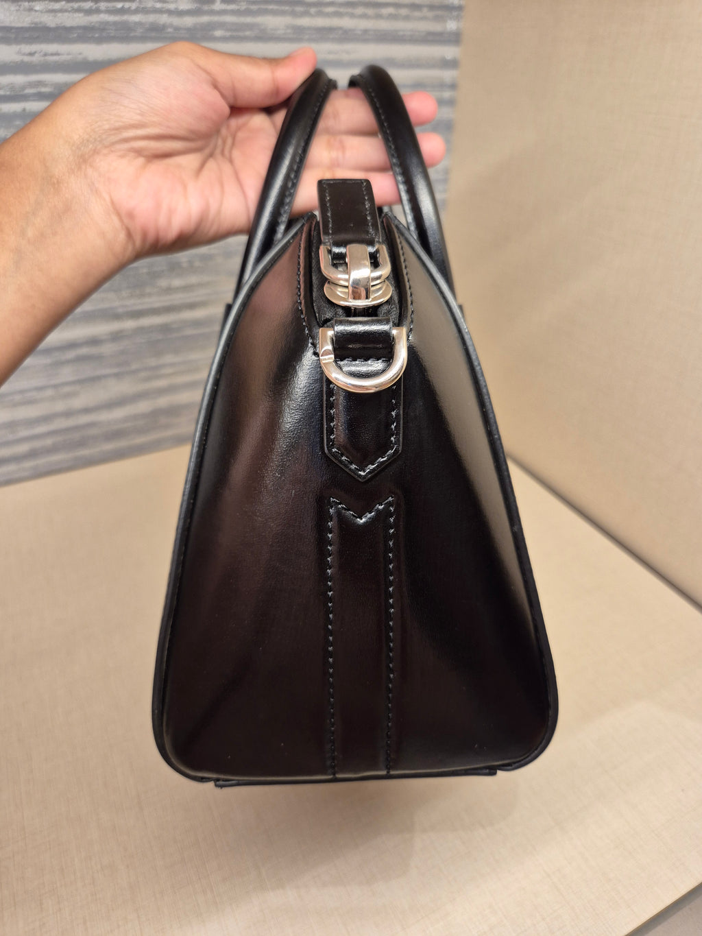 Givenchy Antigona Mini Smooth Leather Black
