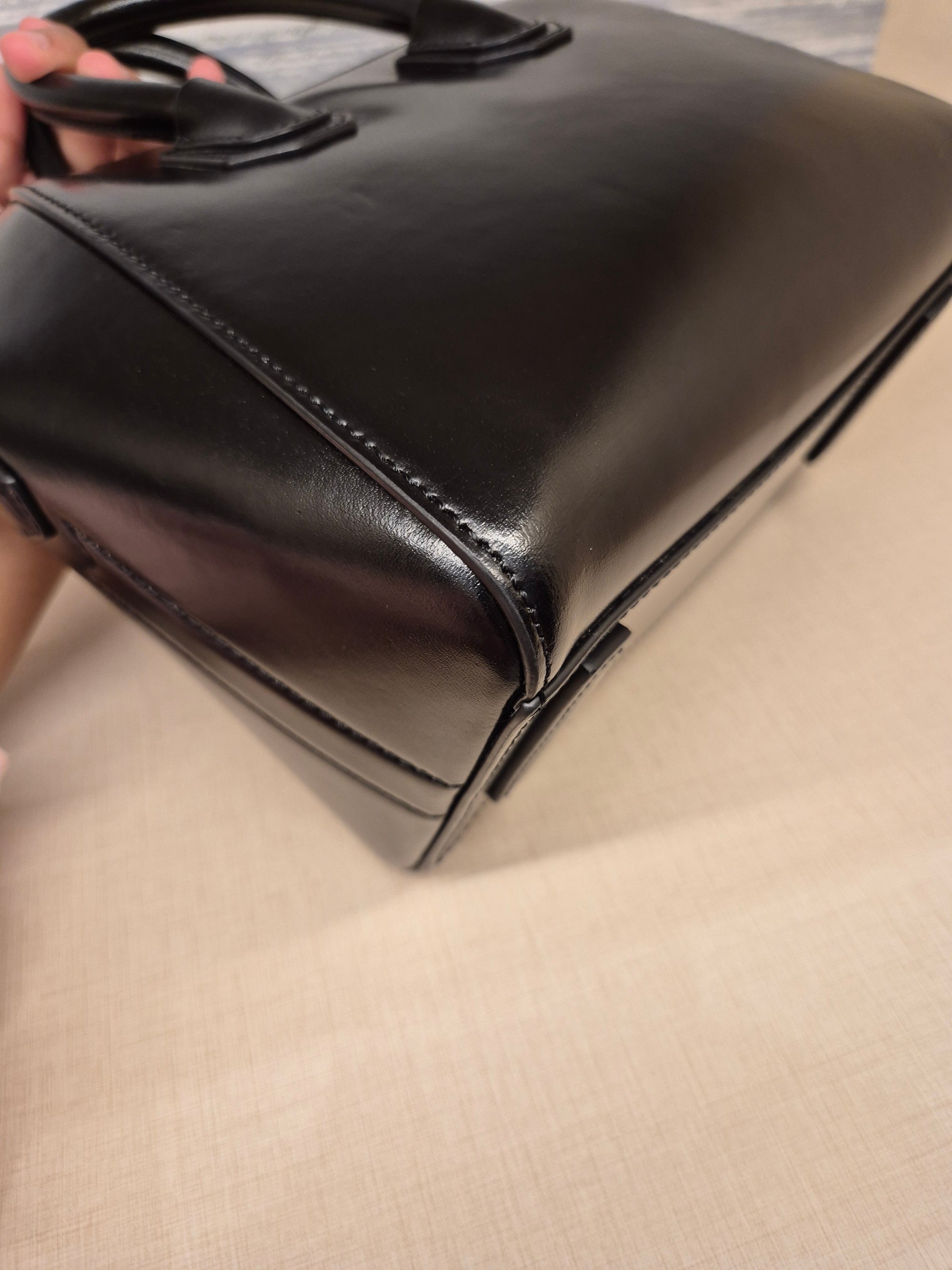 Givenchy Antigona Mini Smooth Leather Black