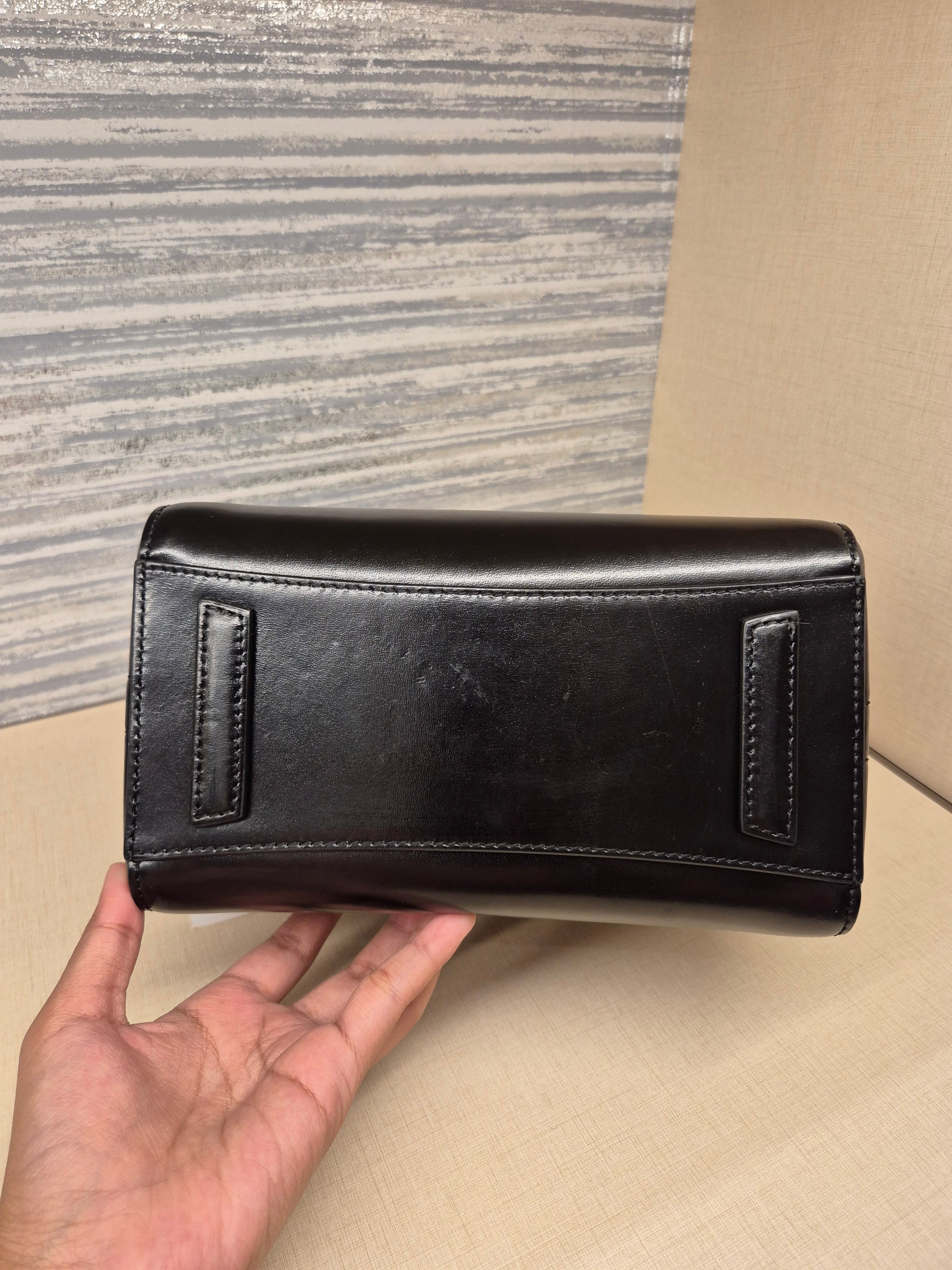 Givenchy Antigona Mini Smooth Leather Black