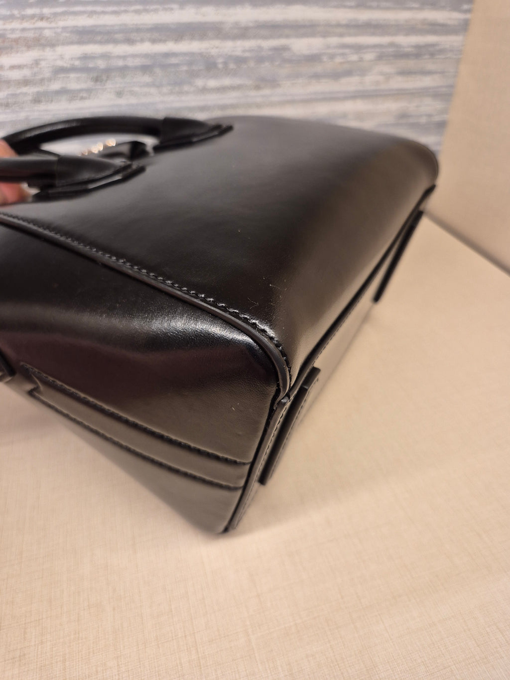 Givenchy Antigona Mini Smooth Leather Black