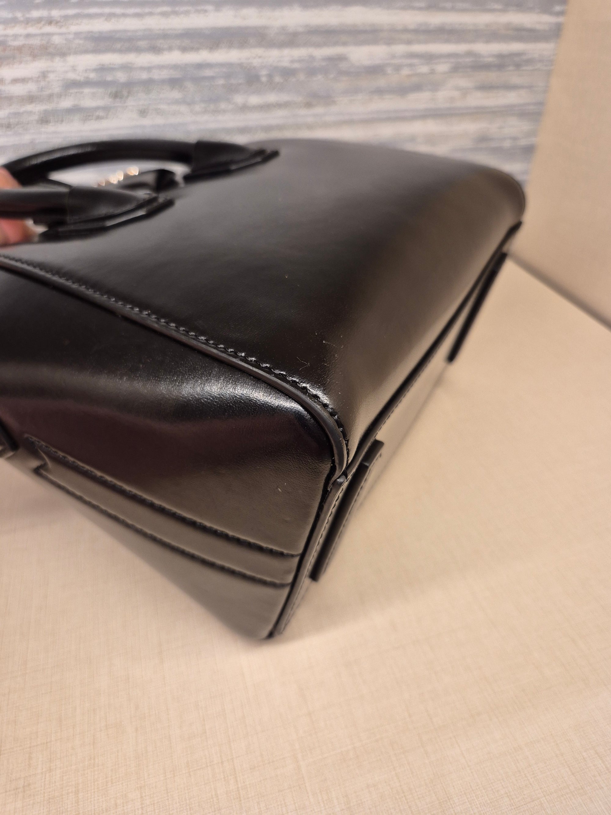 Givenchy Antigona Mini Smooth Leather Black
