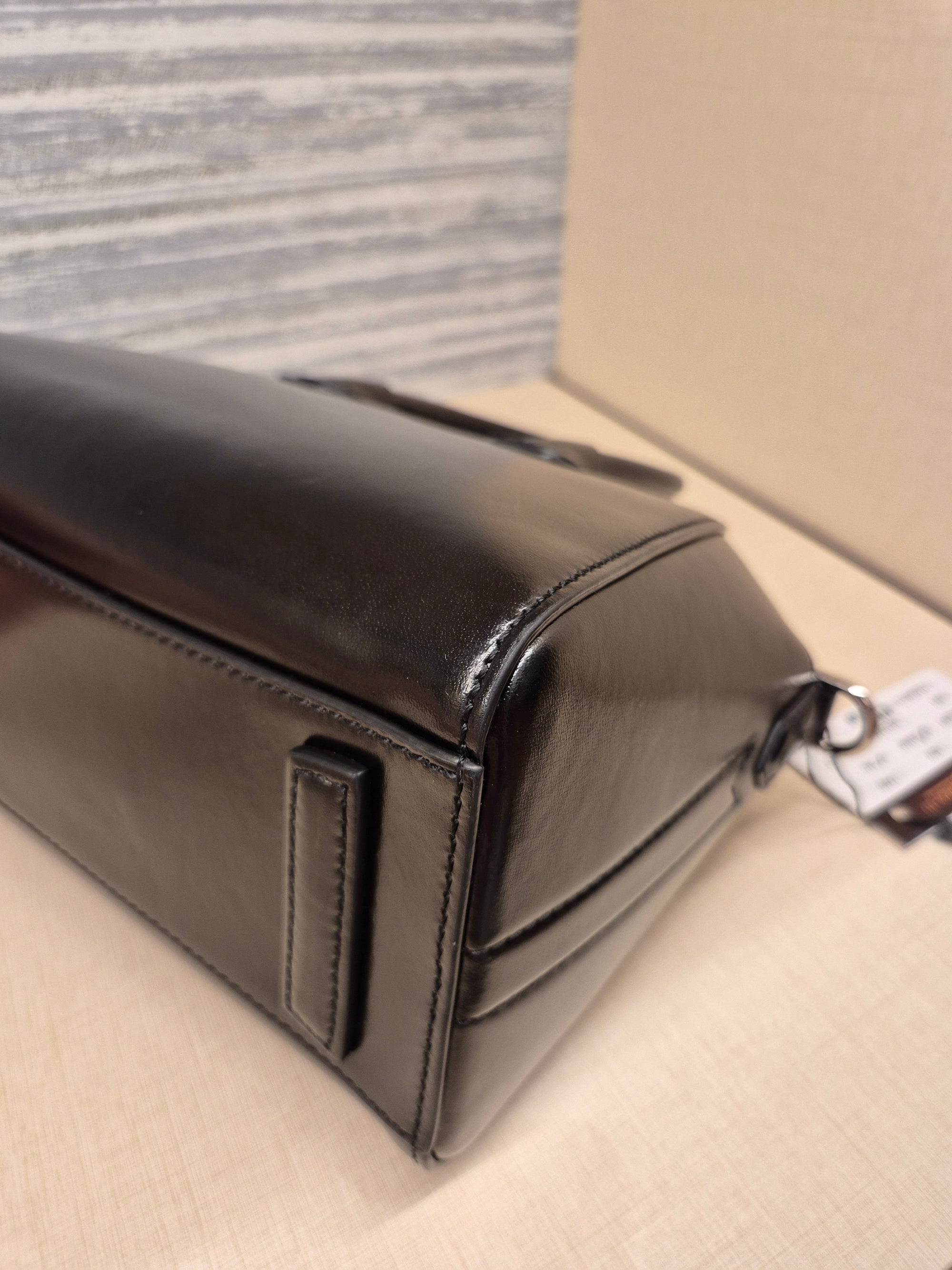 Givenchy Antigona Mini Smooth Leather Black