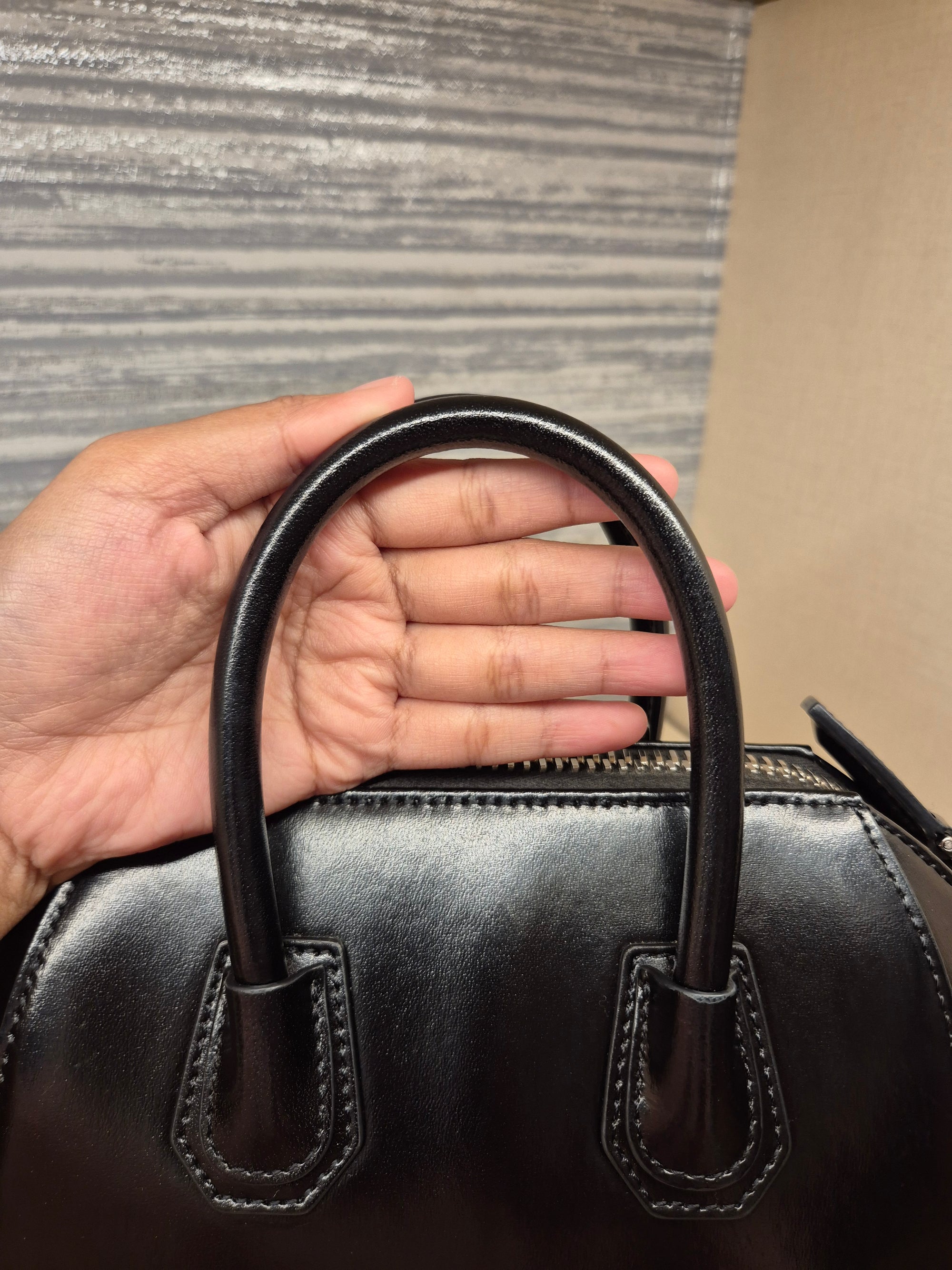 Givenchy Antigona Mini Smooth Leather Black