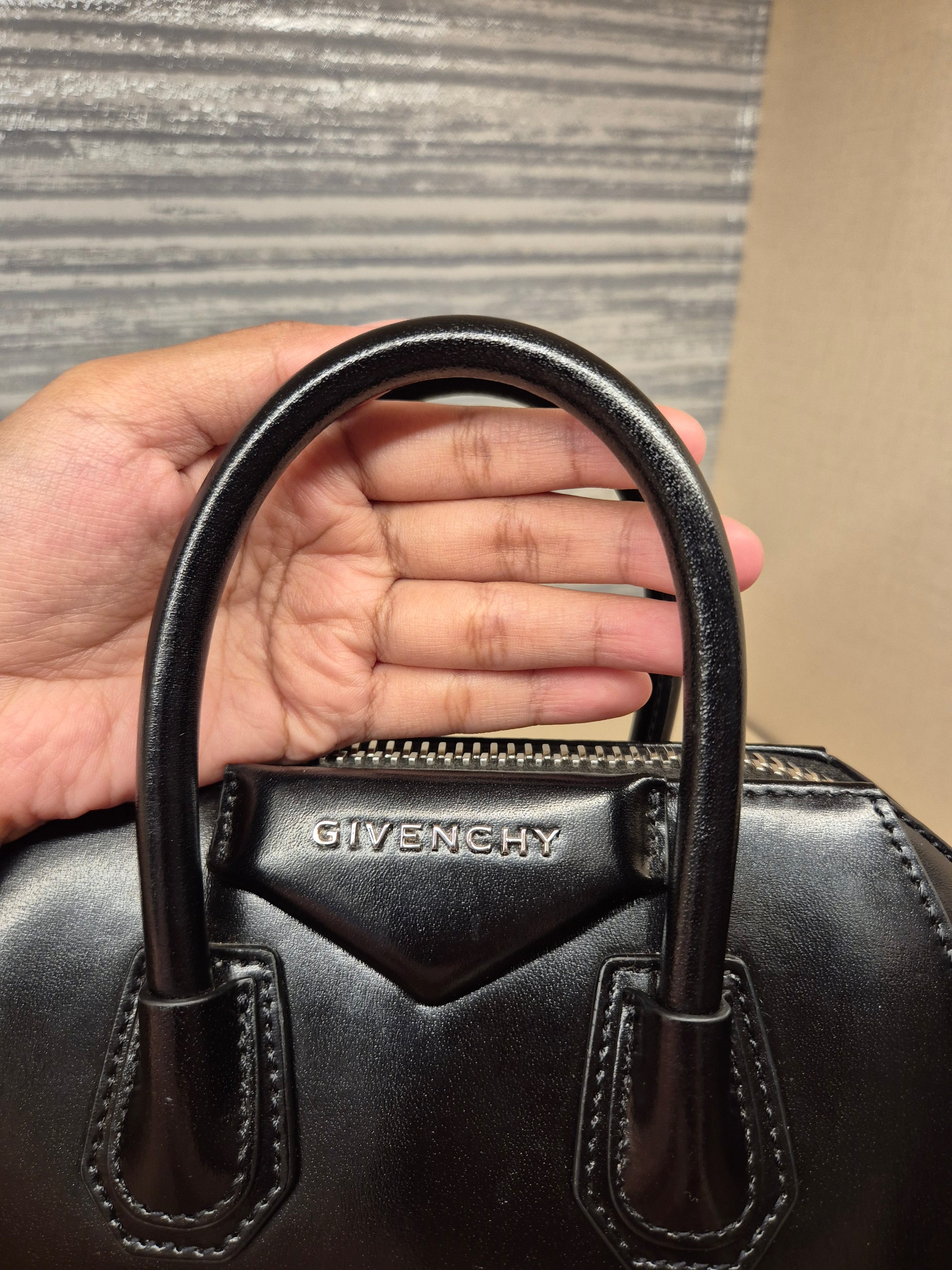 Givenchy Antigona Mini Smooth Leather Black