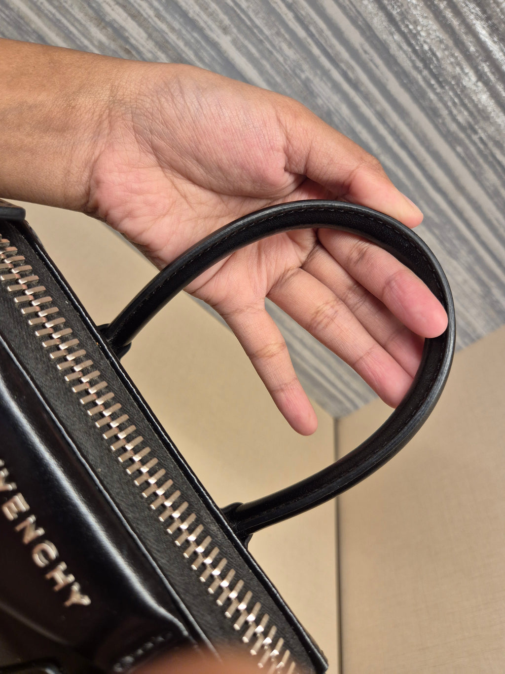 Givenchy Antigona Mini Smooth Leather Black