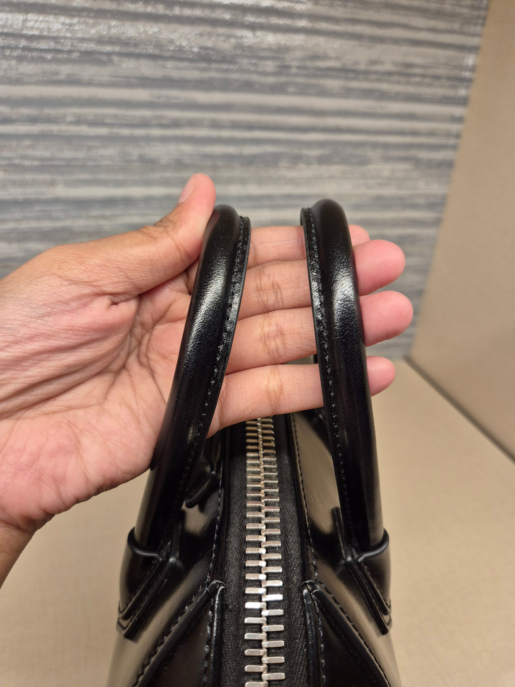 Givenchy Antigona Mini Smooth Leather Black