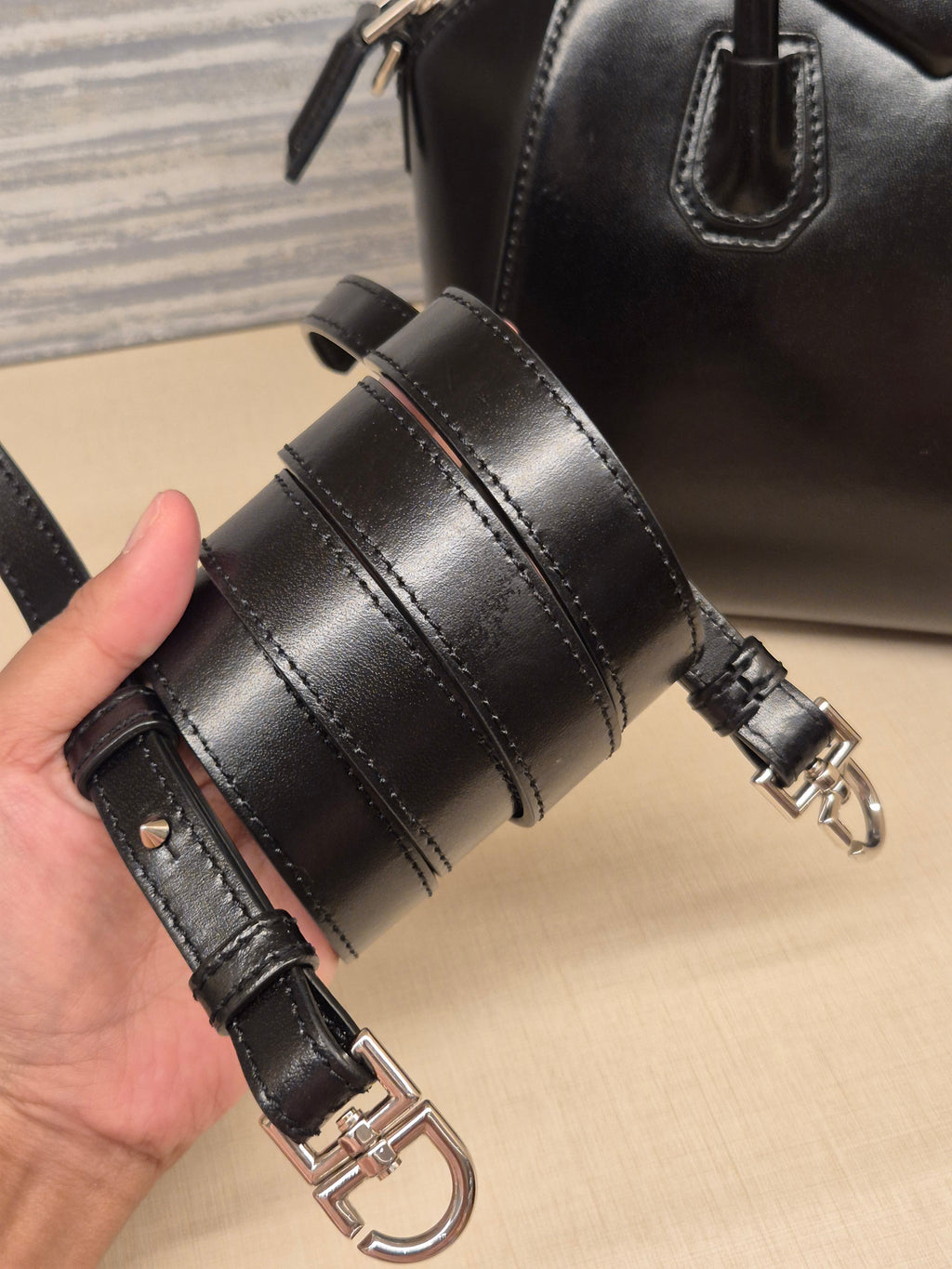 Givenchy Antigona Mini Smooth Leather Black
