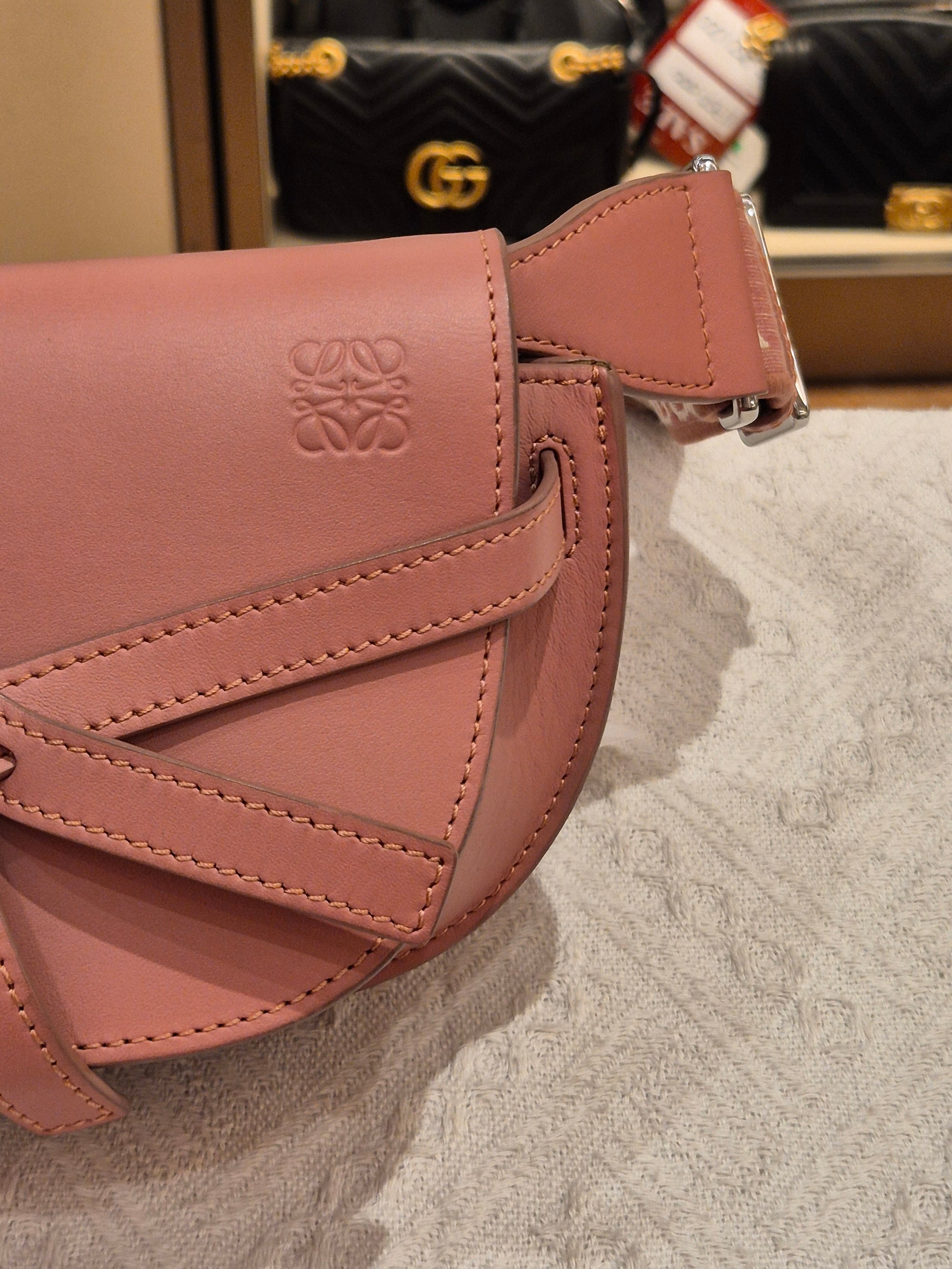 Loewe Mini Gate Plumrose