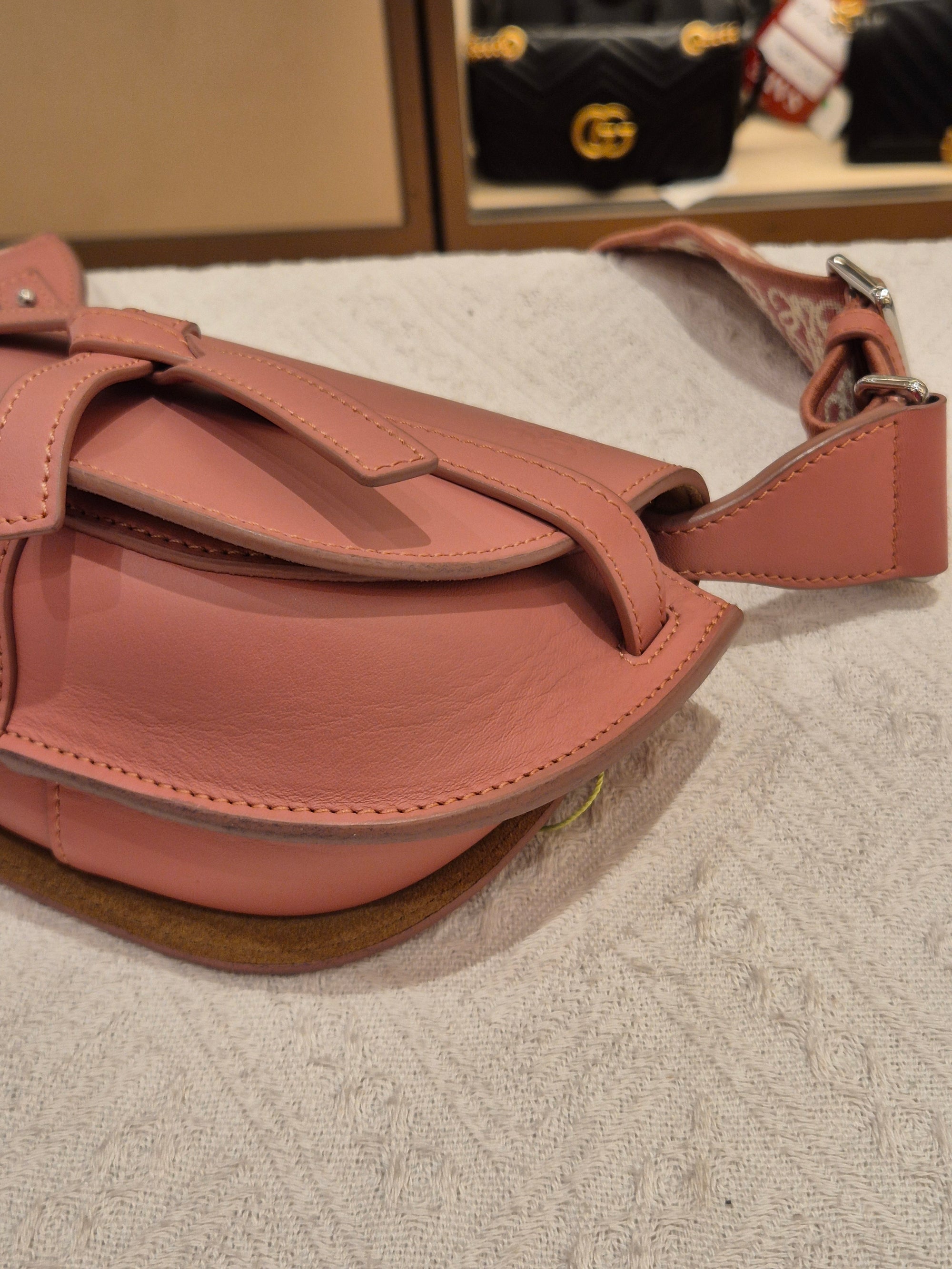 Loewe Mini Gate Plumrose