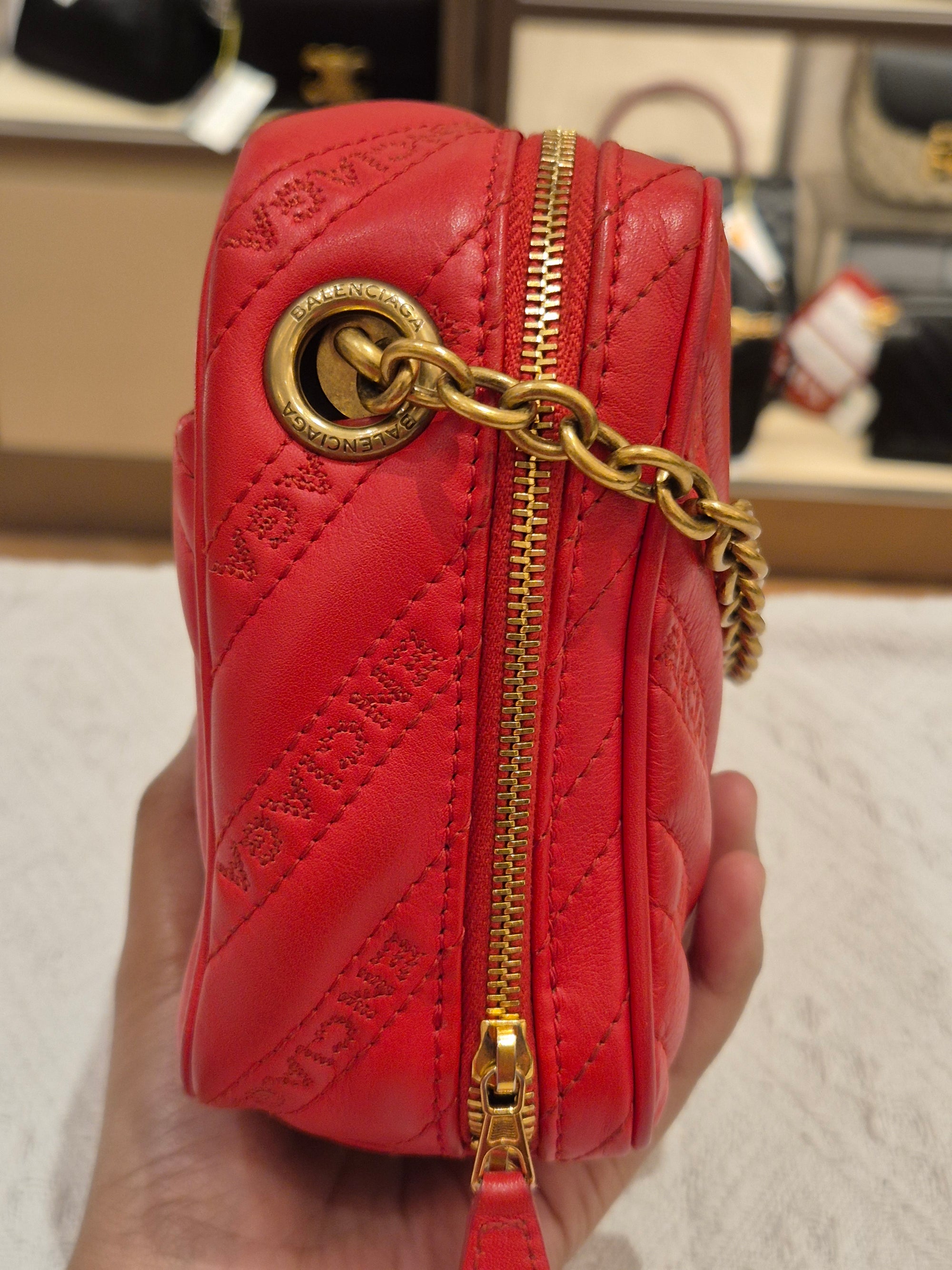 Balenciaga Blanket Reporter red