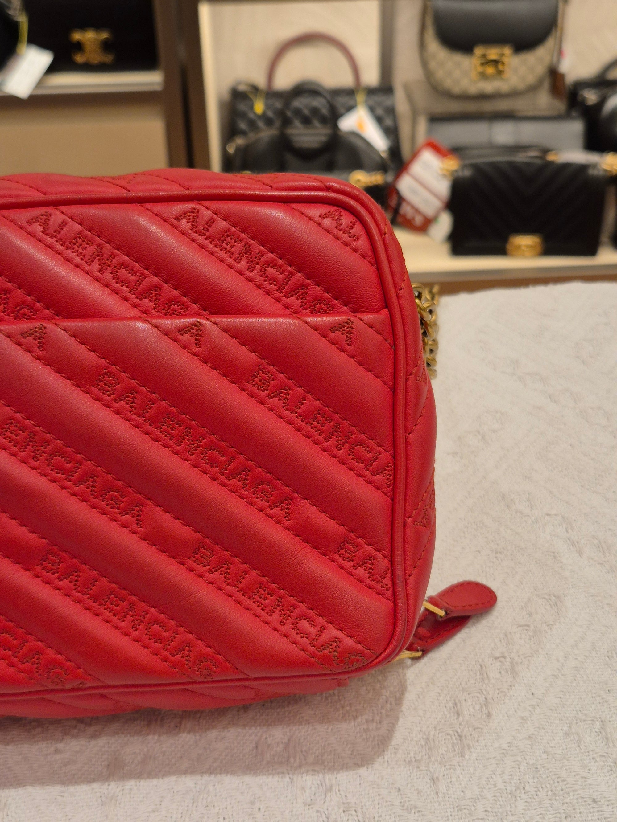 Balenciaga Blanket Reporter red