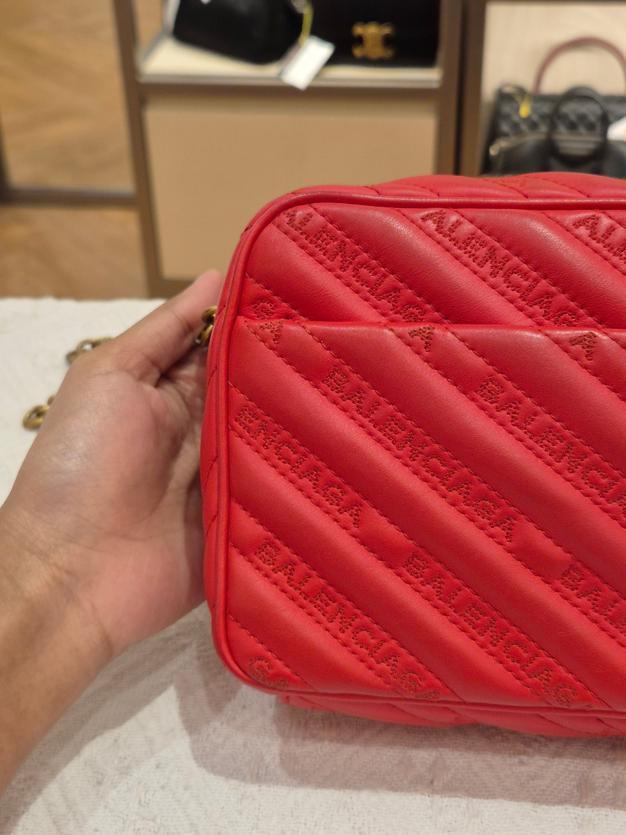 Balenciaga Blanket Reporter red