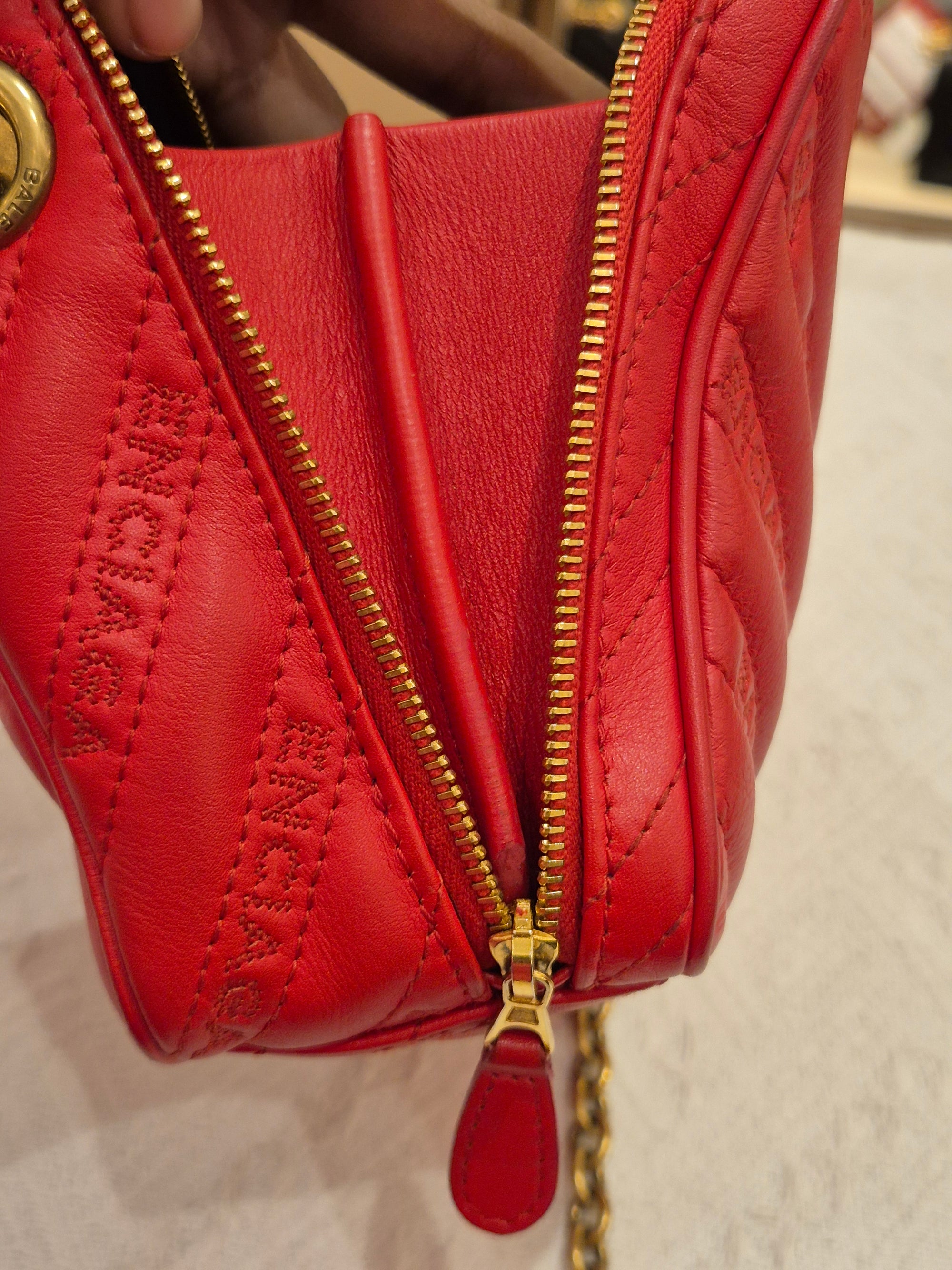 Balenciaga Blanket Reporter red