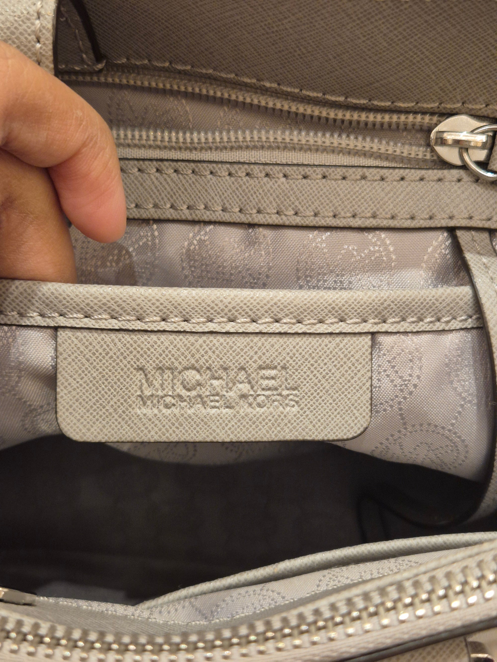Michael Kors Sutton Medium