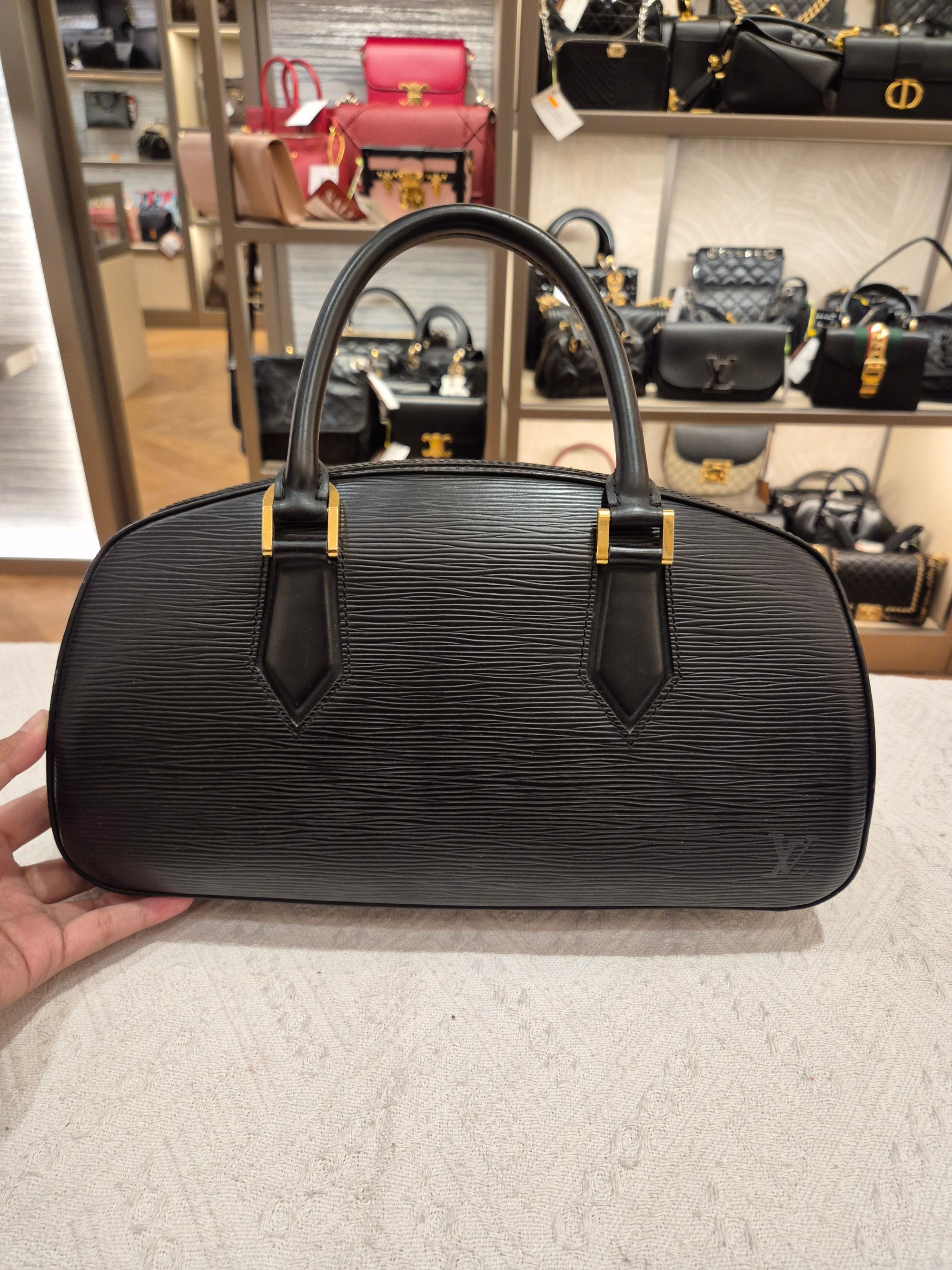 Louis Vuitton Jasmine epi black