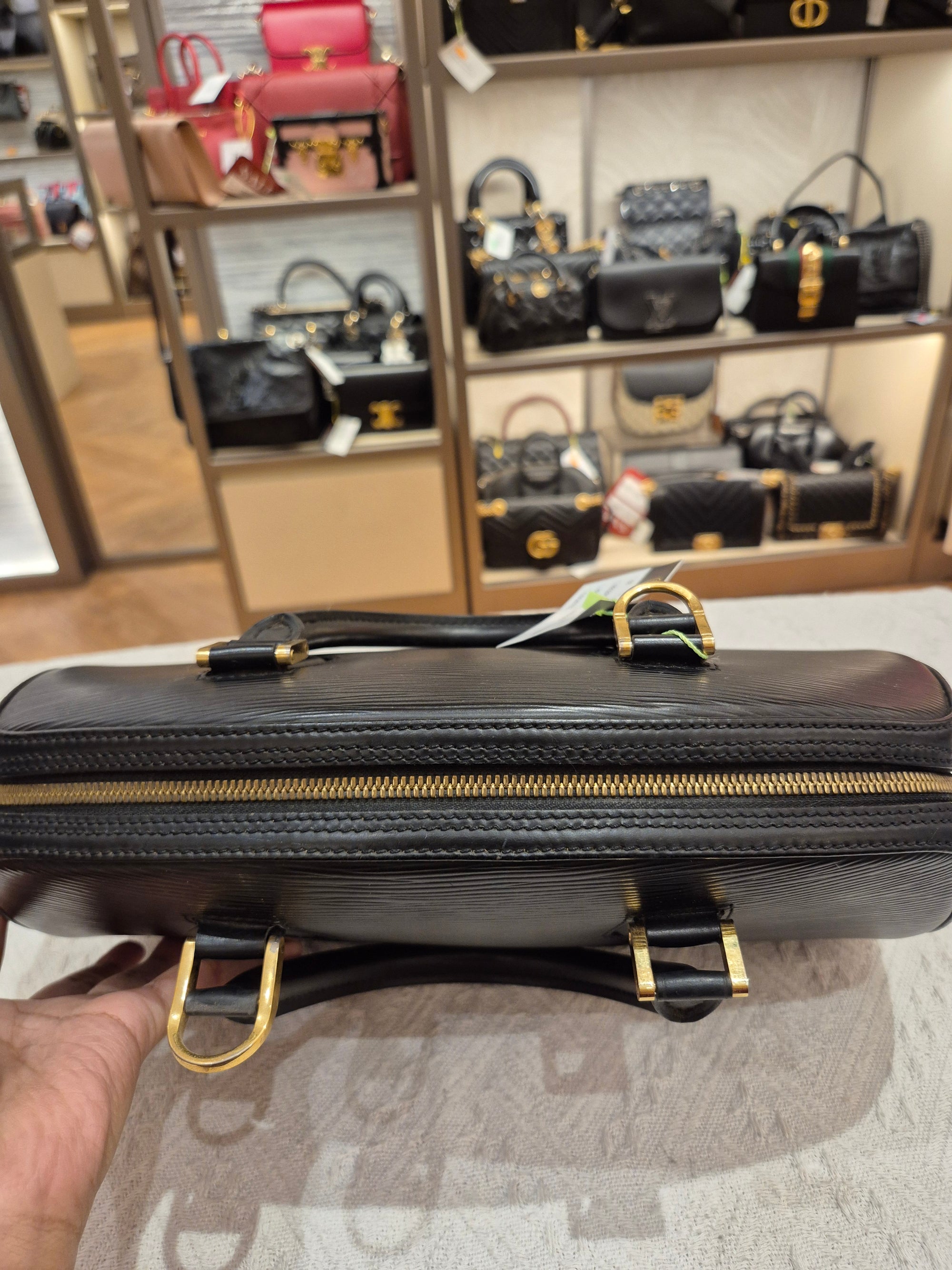 Louis Vuitton Jasmine epi black
