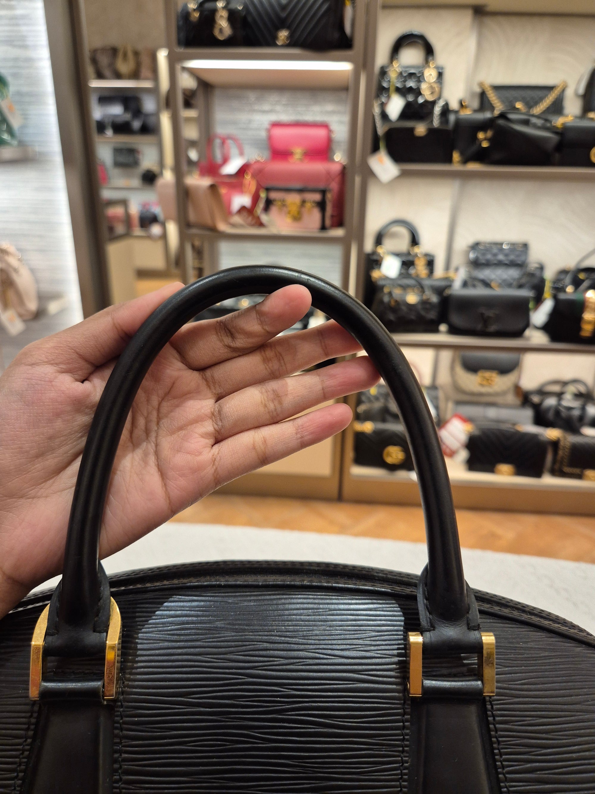 Louis Vuitton Jasmine epi black
