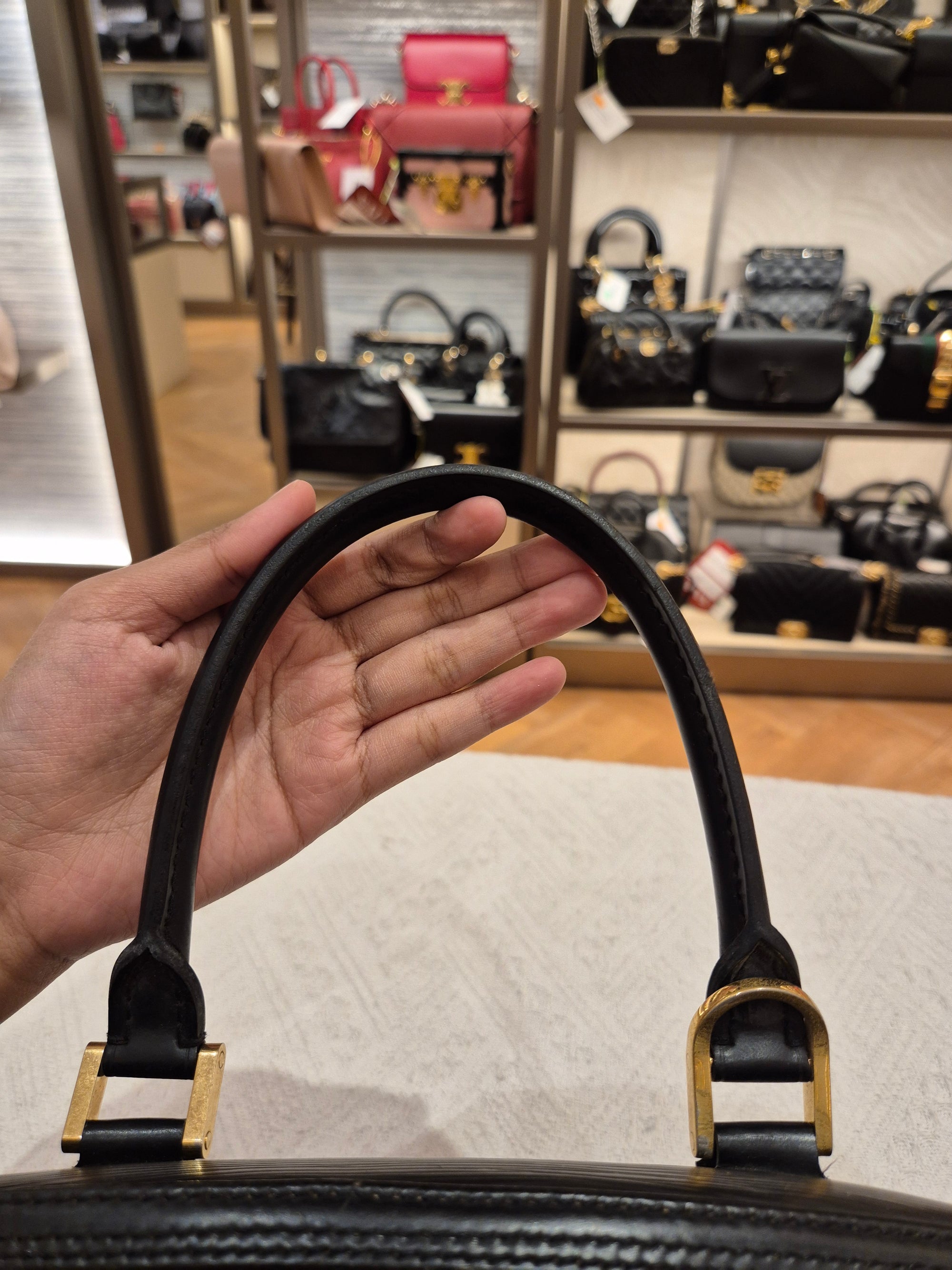 Louis Vuitton Jasmine epi black