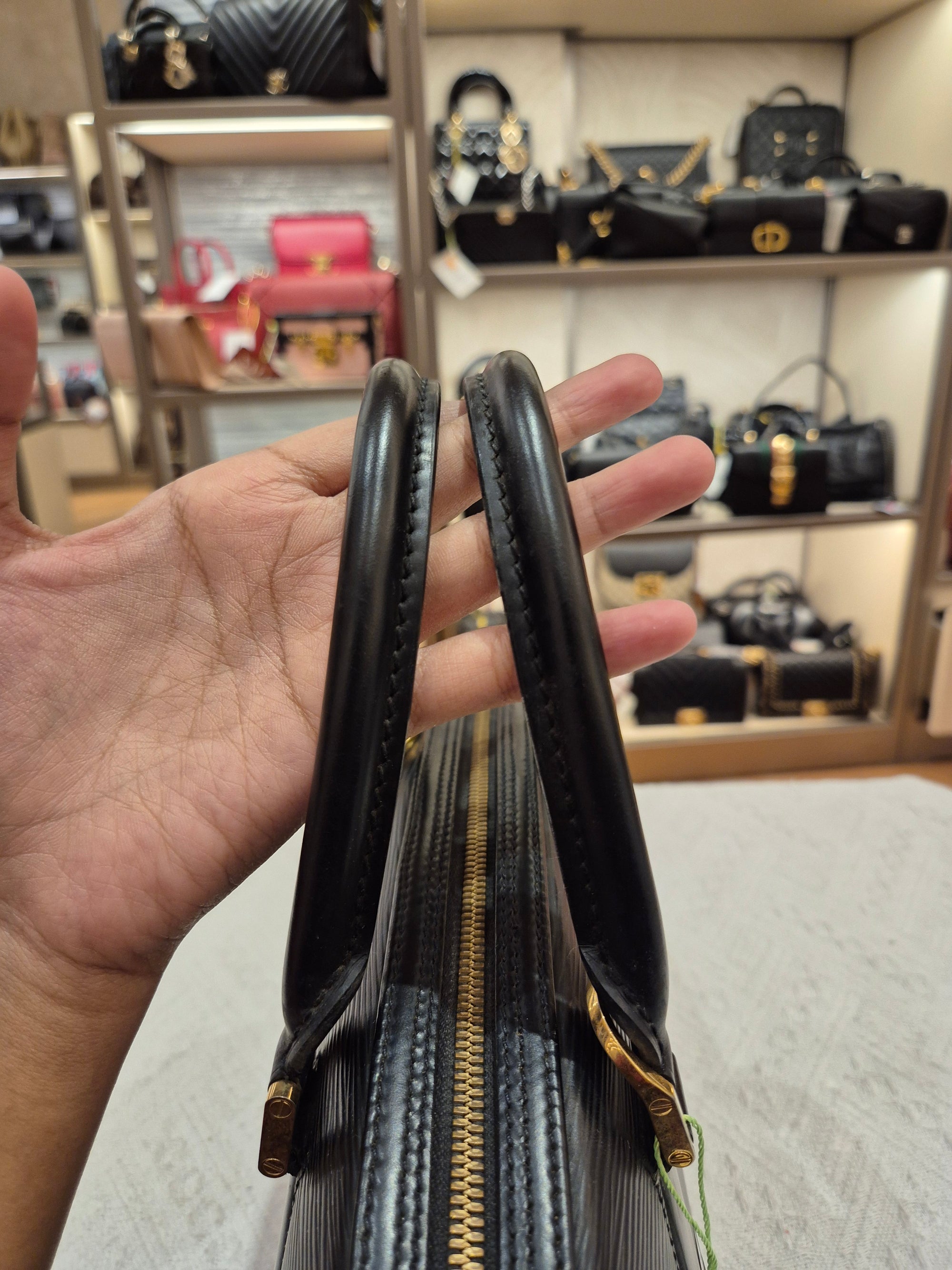 Louis Vuitton Jasmine epi black