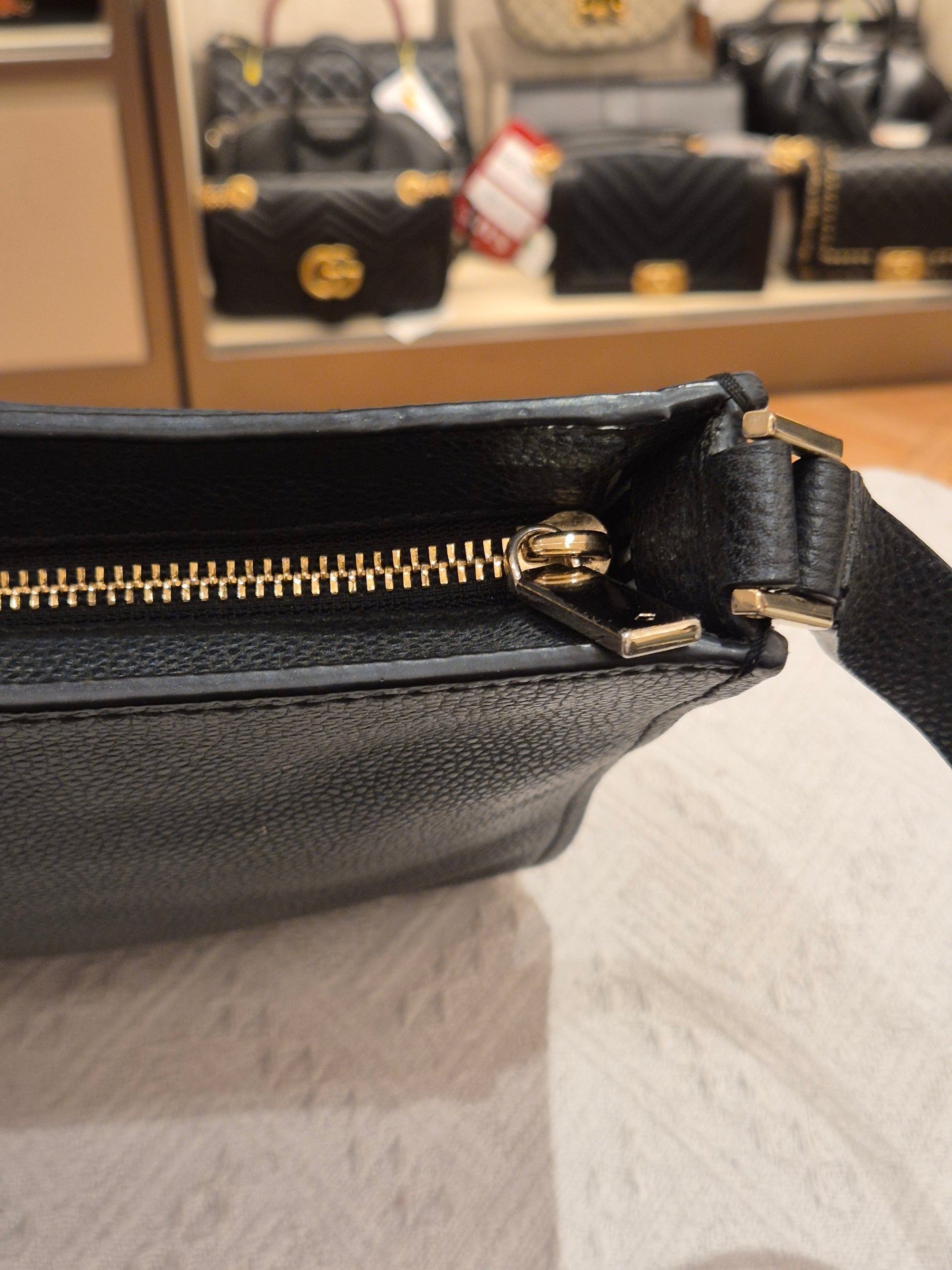 Kate Spade Hamsley Sling Leather Black