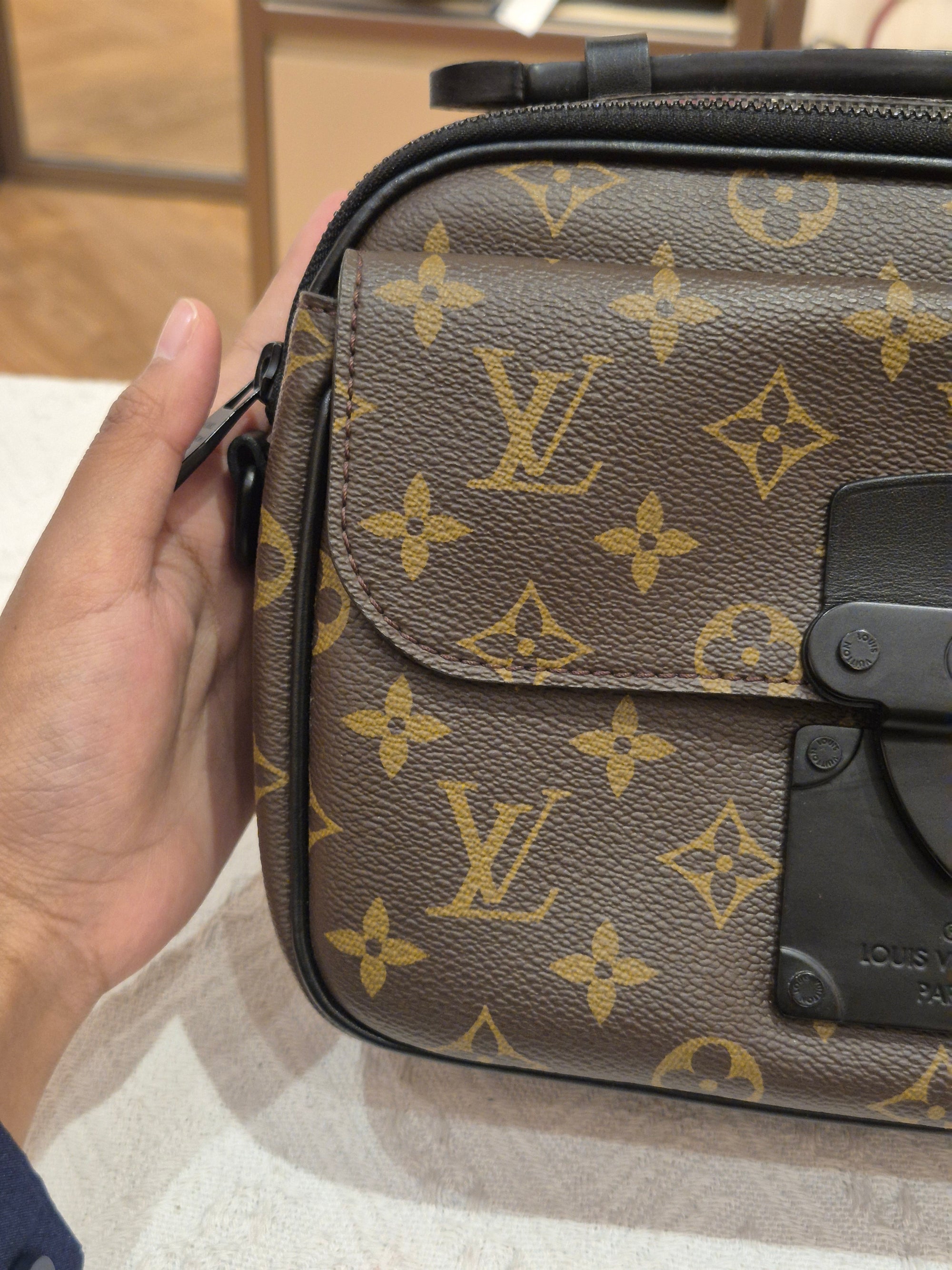 Louis Vuitton Slock Mess Monogram Black