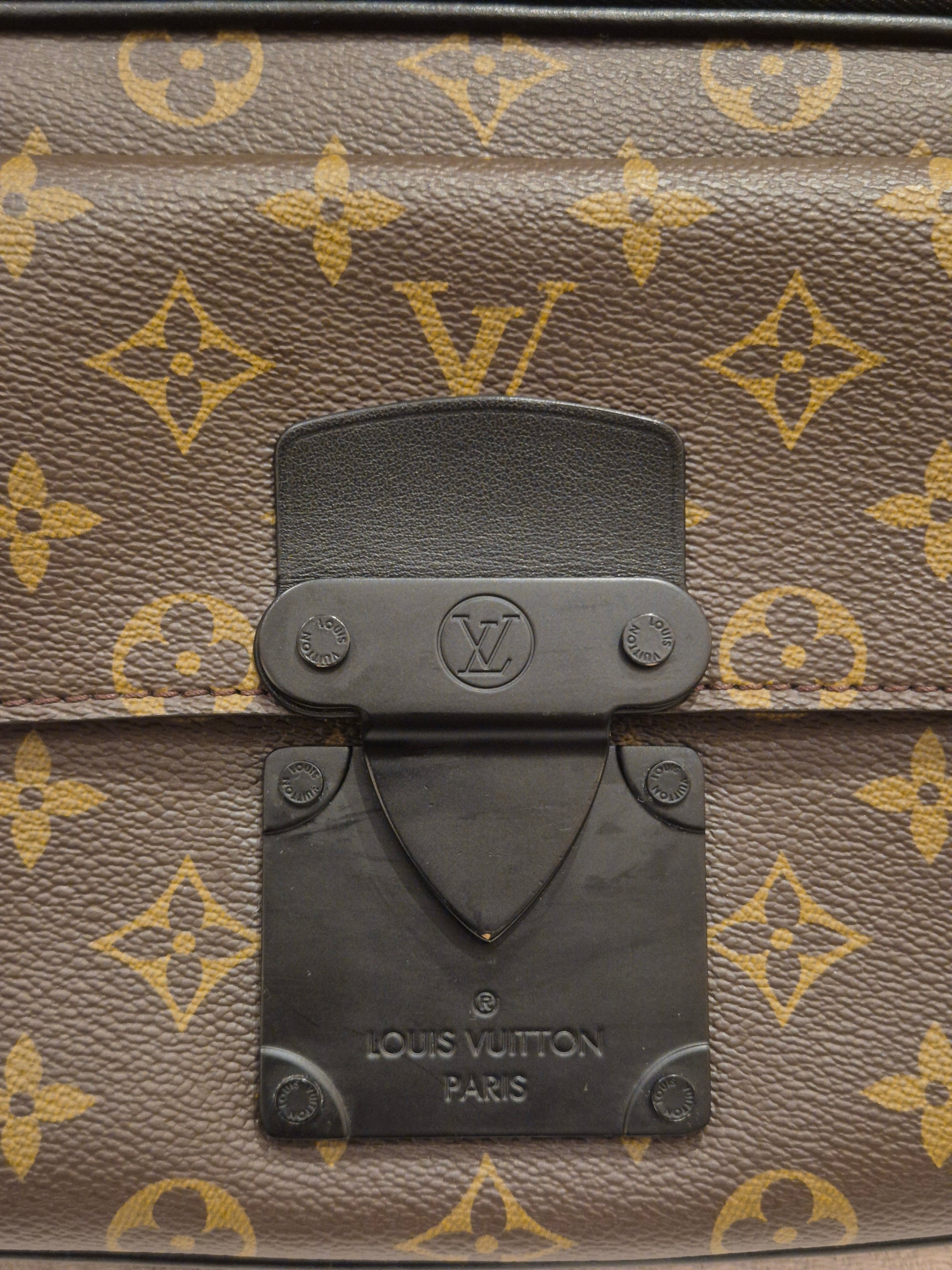 Louis Vuitton Slock Mess Monogram Black