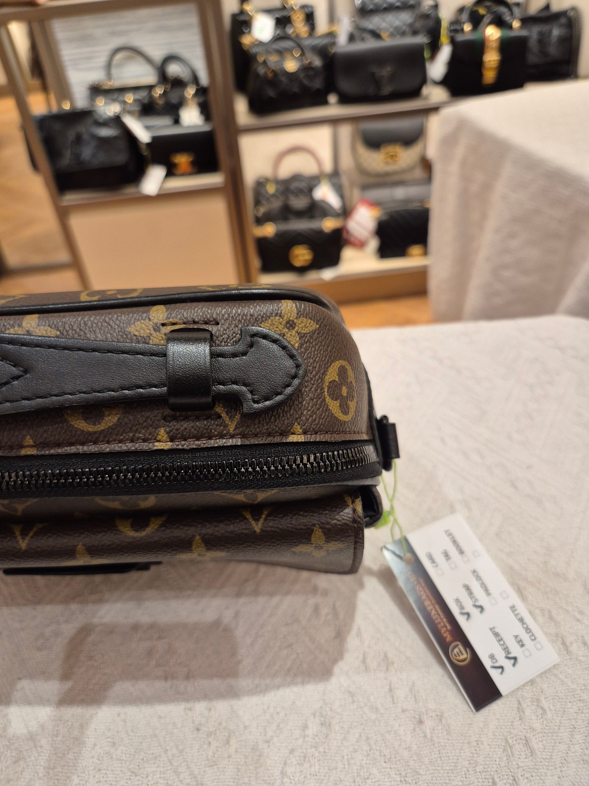 Louis Vuitton Slock Mess Monogram Black