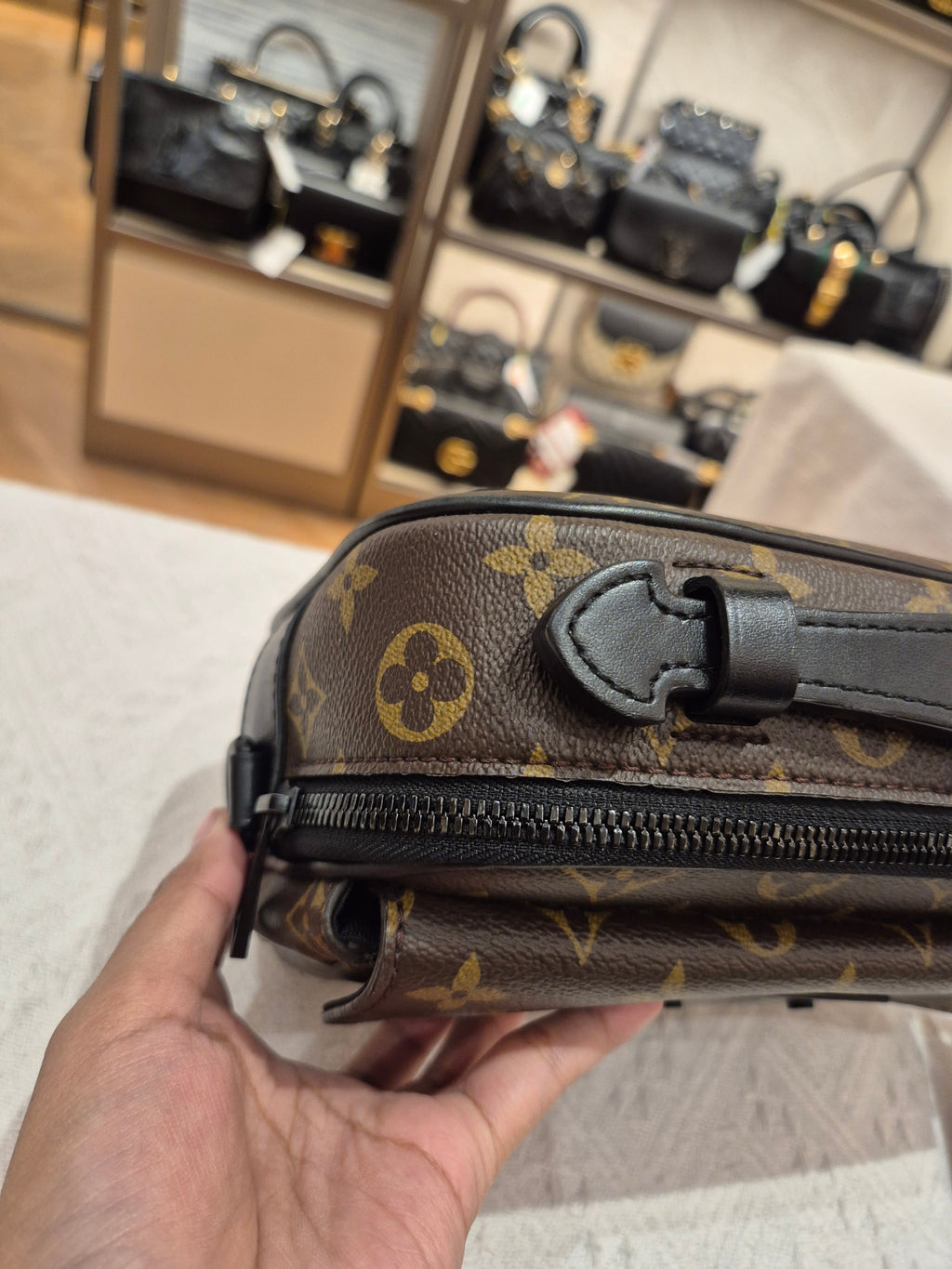 Louis Vuitton Slock Mess Monogram Black