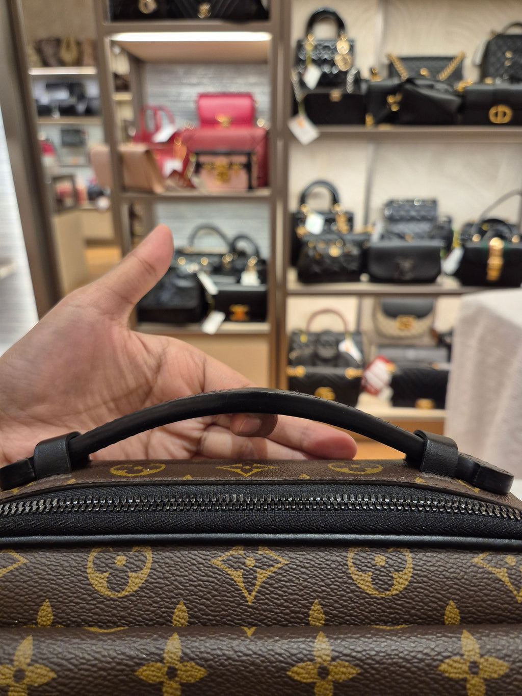 Louis Vuitton Slock Mess Monogram Black