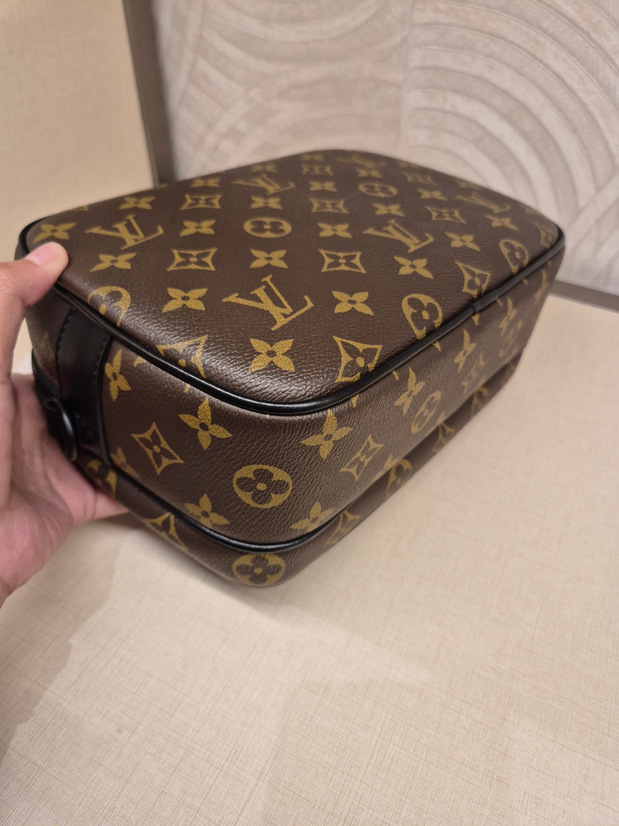 Louis Vuitton Slock Mess Monogram Black