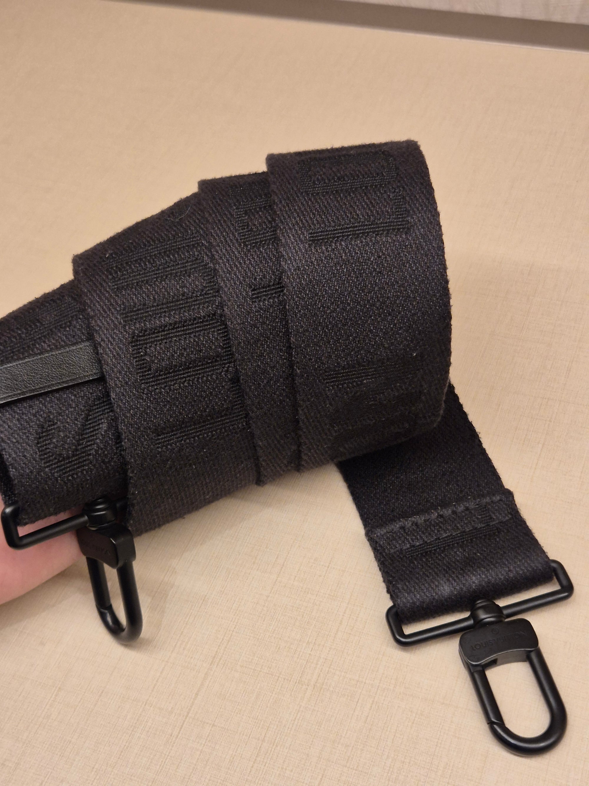 Louis Vuitton Slock Mess Monogram Black