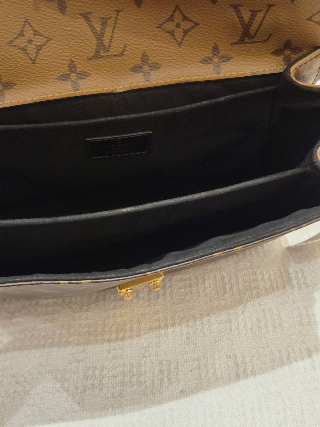 Louis Vuitton Metis Monogram Reverse