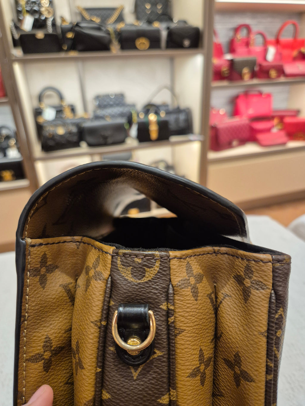 Louis Vuitton Metis Monogram Reverse