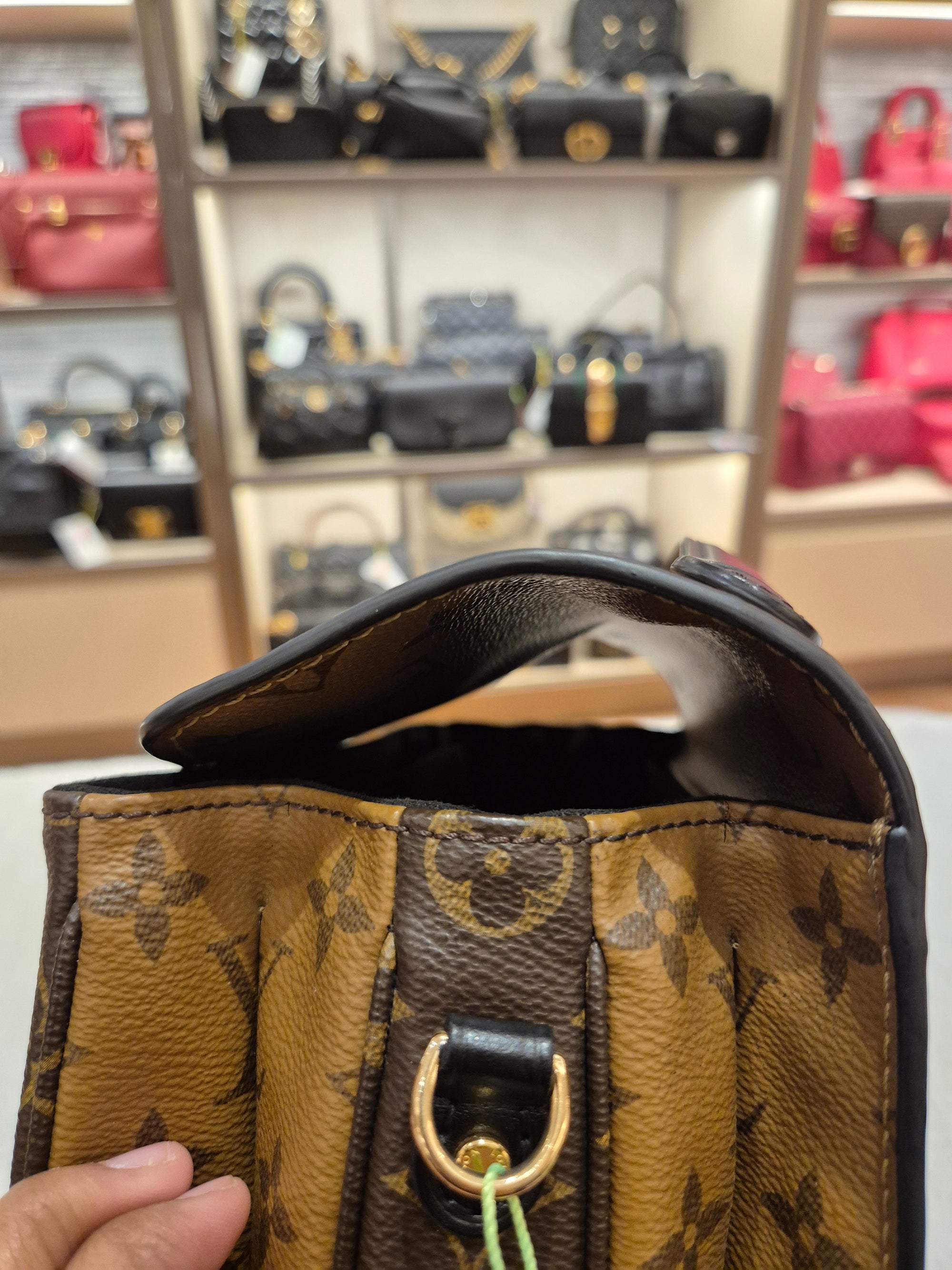 Louis Vuitton Metis Monogram Reverse