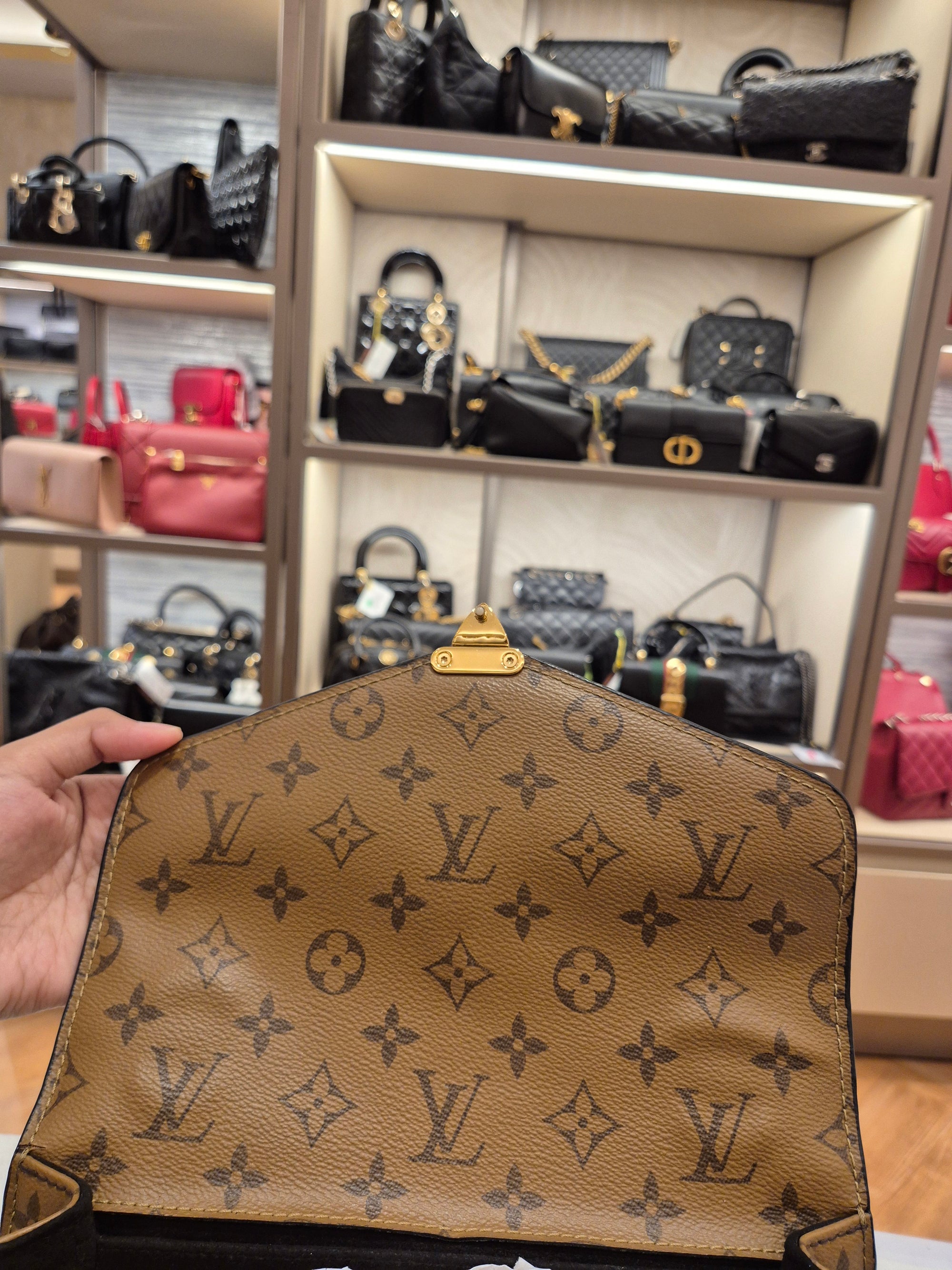 Louis Vuitton Metis Monogram Reverse