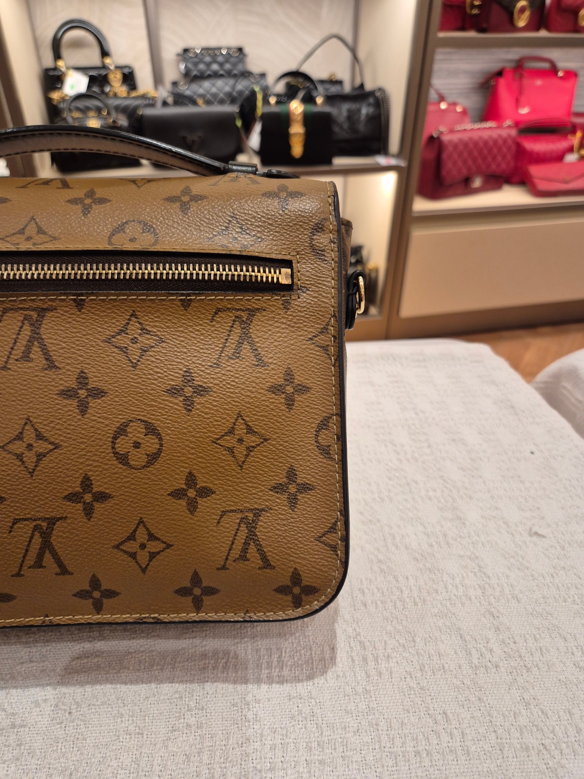 Louis Vuitton Metis Monogram Reverse