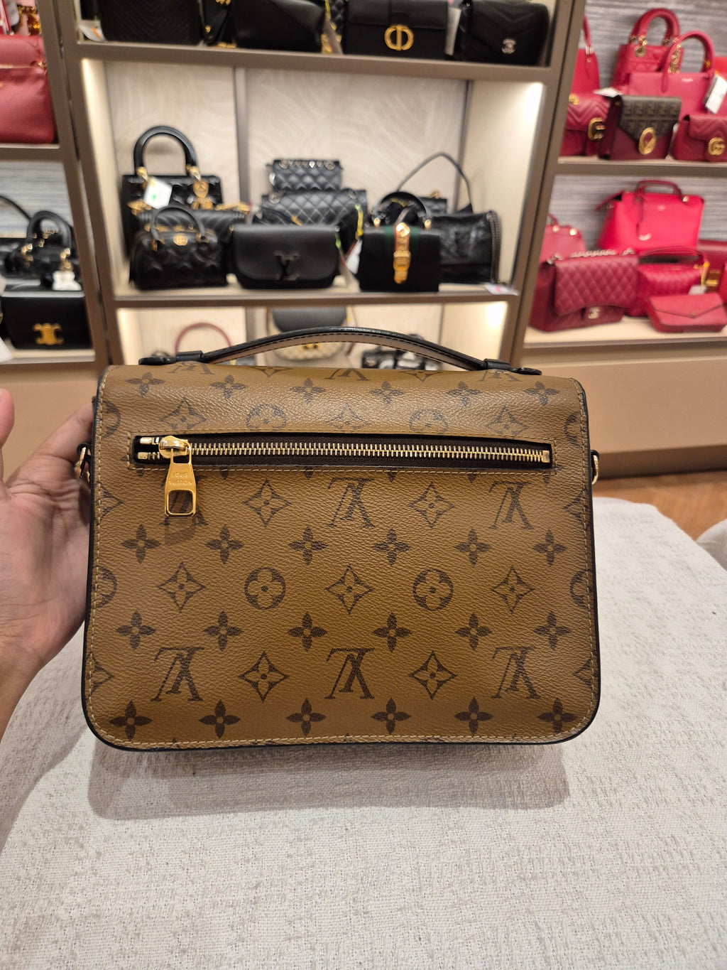 Louis Vuitton Metis Monogram Reverse